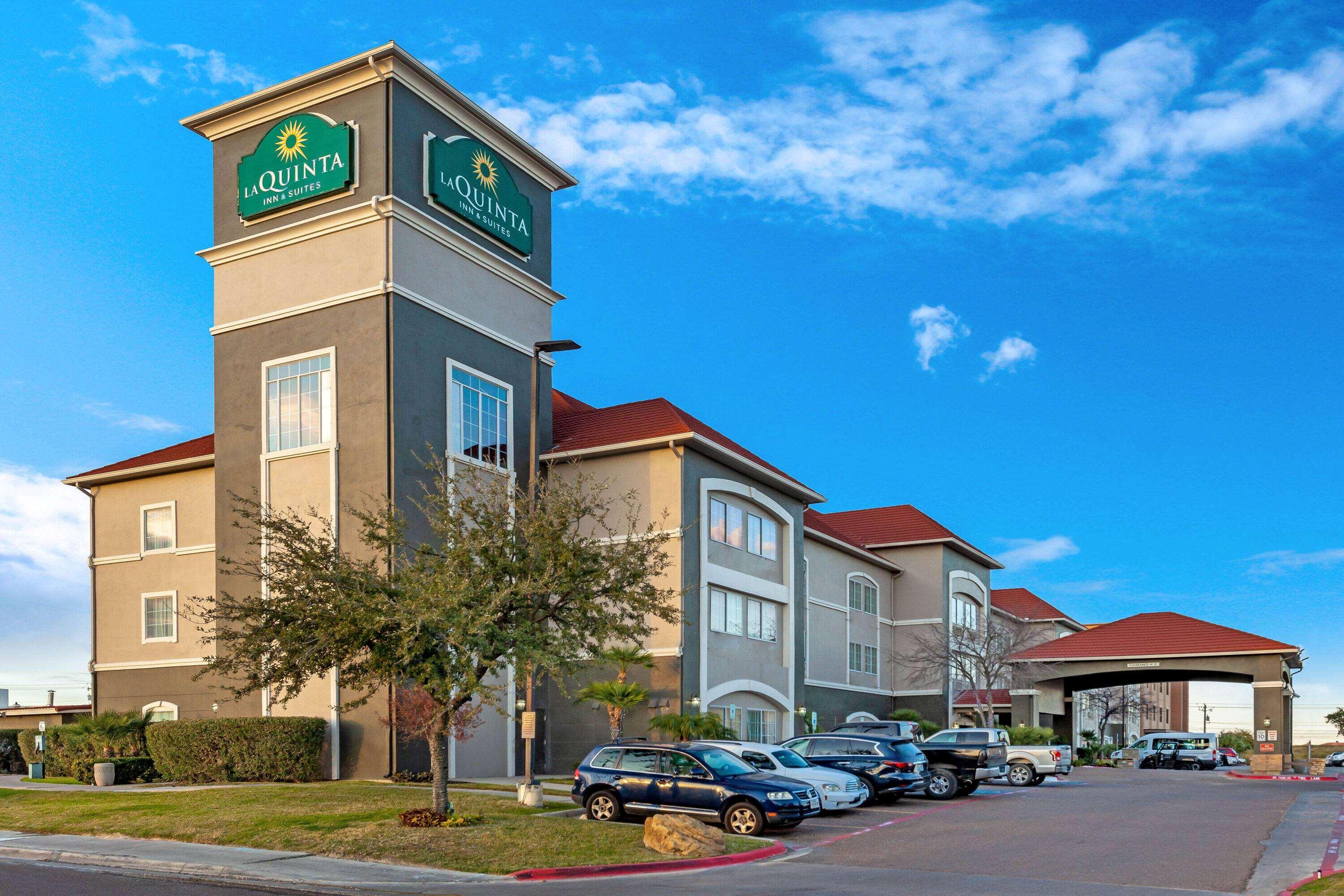 La Quinta Inn & Suites Laredo Airport — photo 5