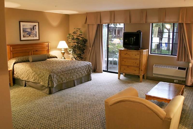 Tuscany Suites and Casino — photo 4