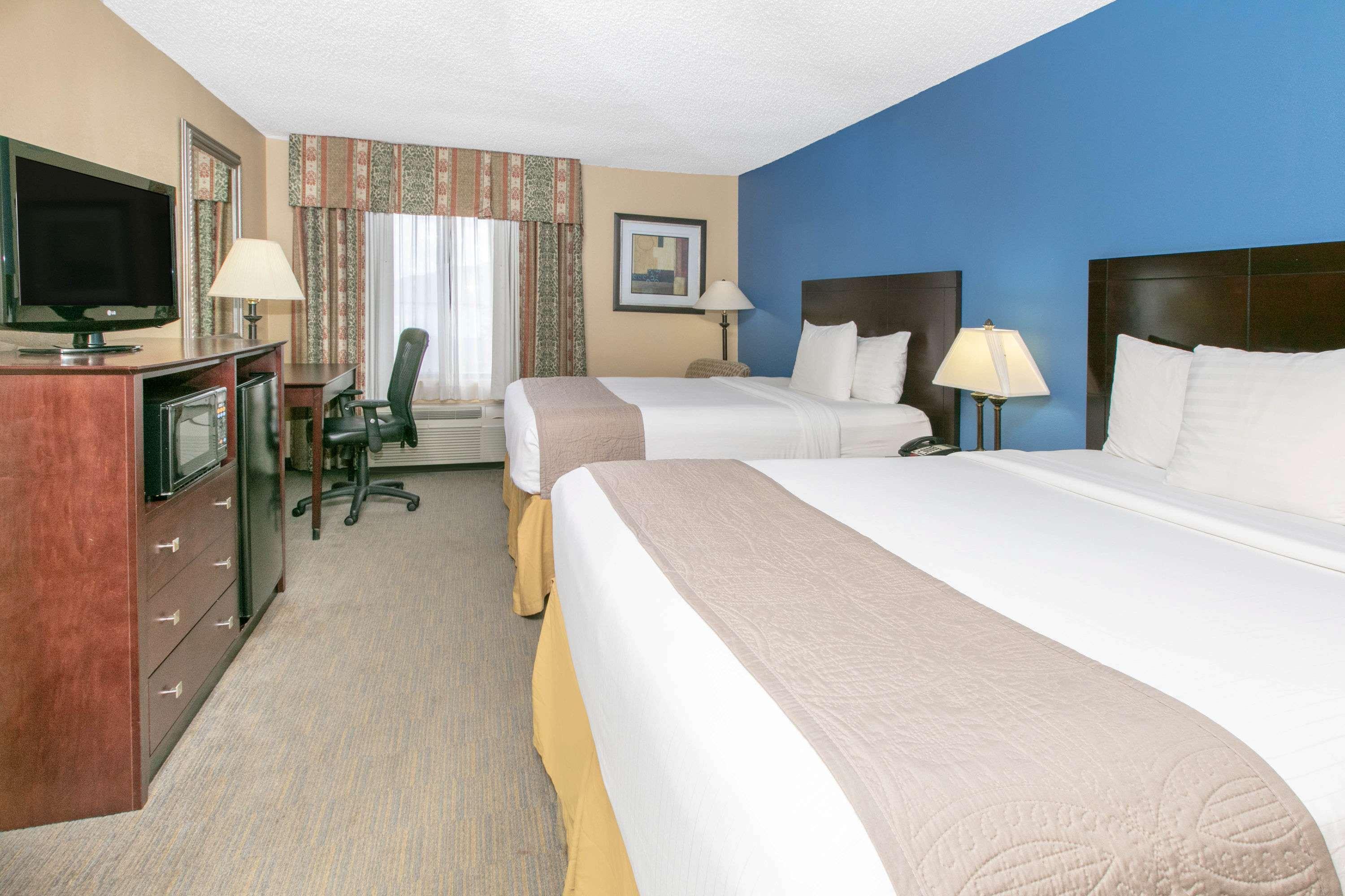 Days Inn Tulsa Central — photo 5