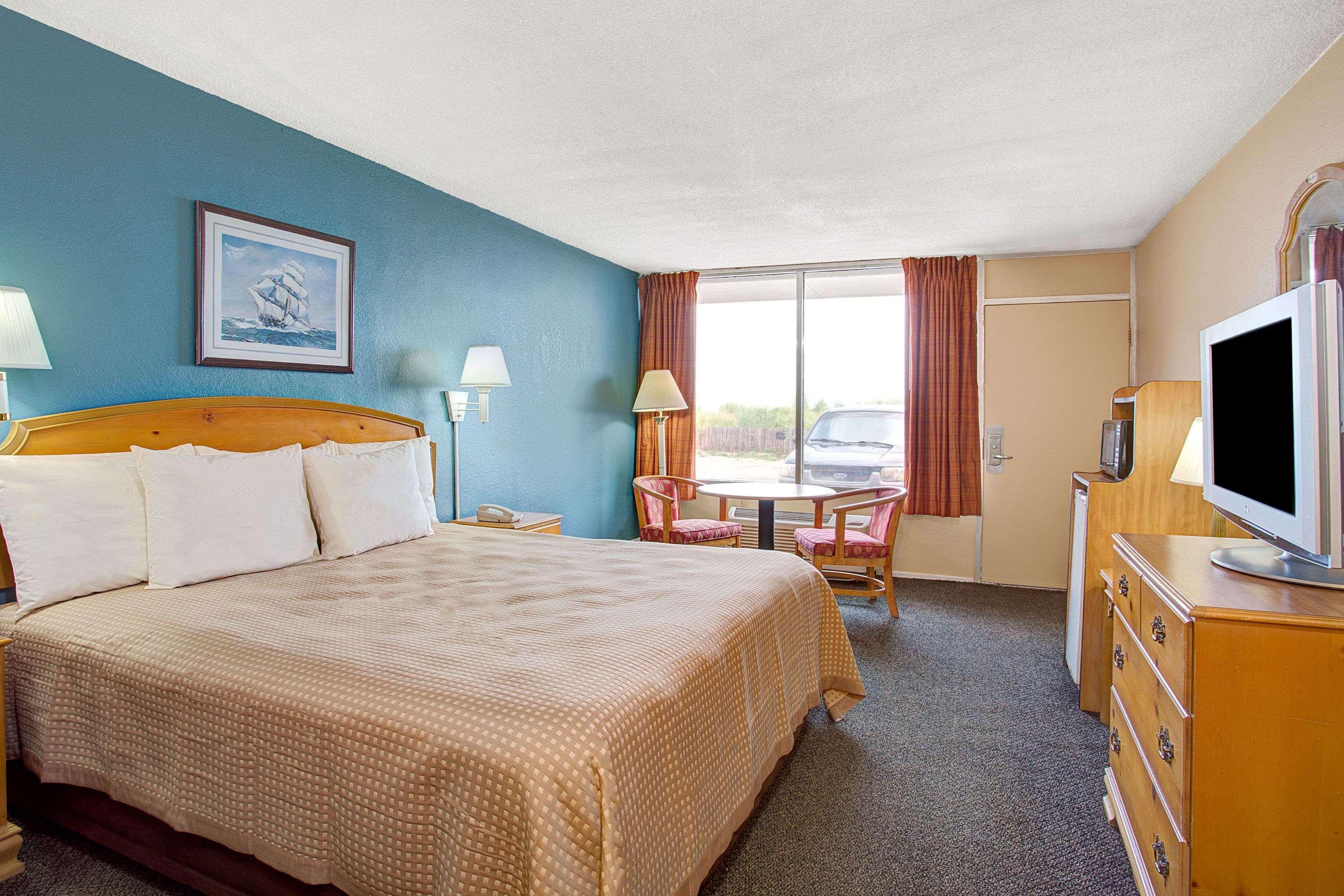 Super 8 by Wyndham Norfolk/Chesapeake Bay — photo 5
