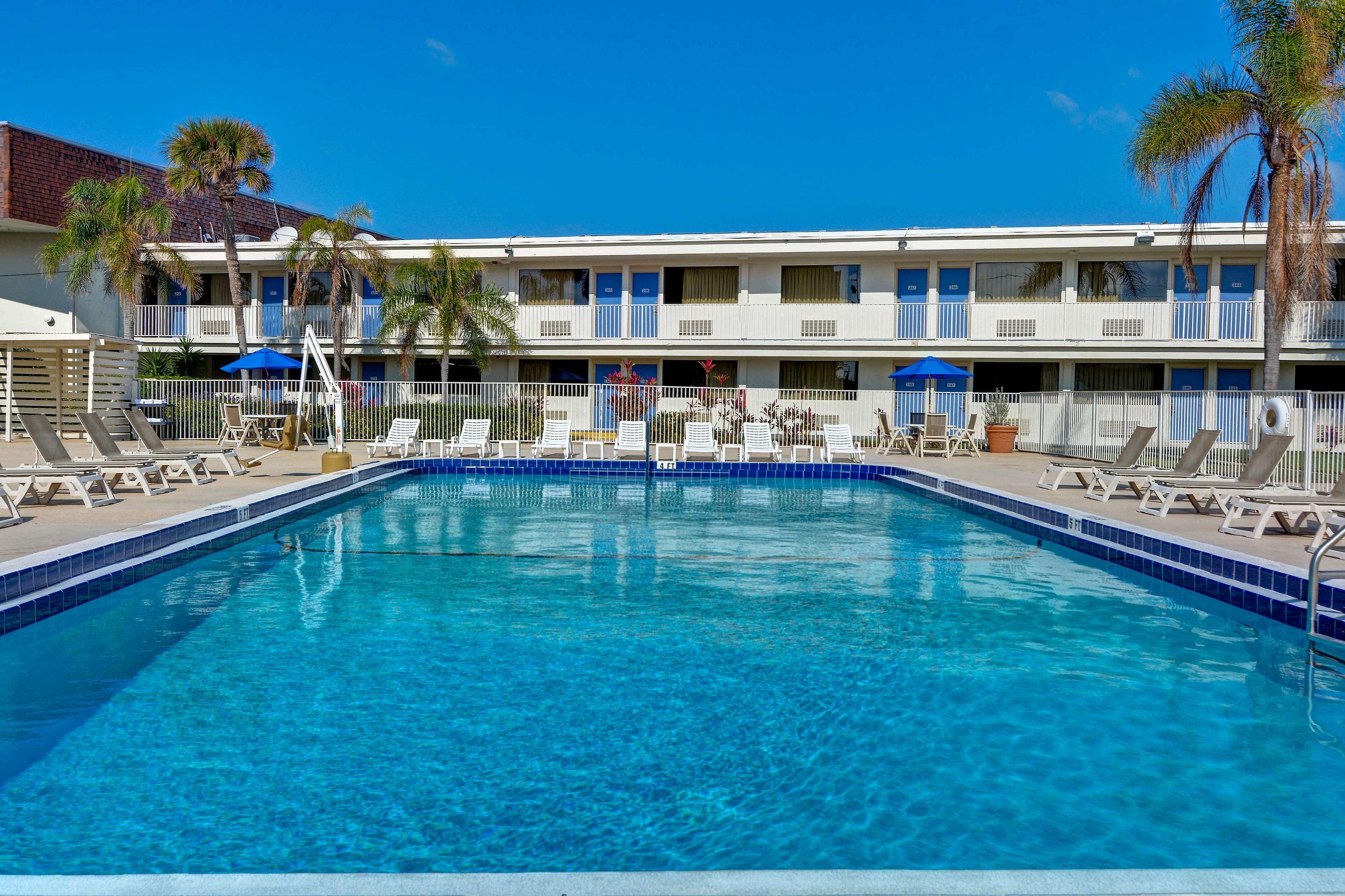 Motel 6 Cocoa Beach — photo 5