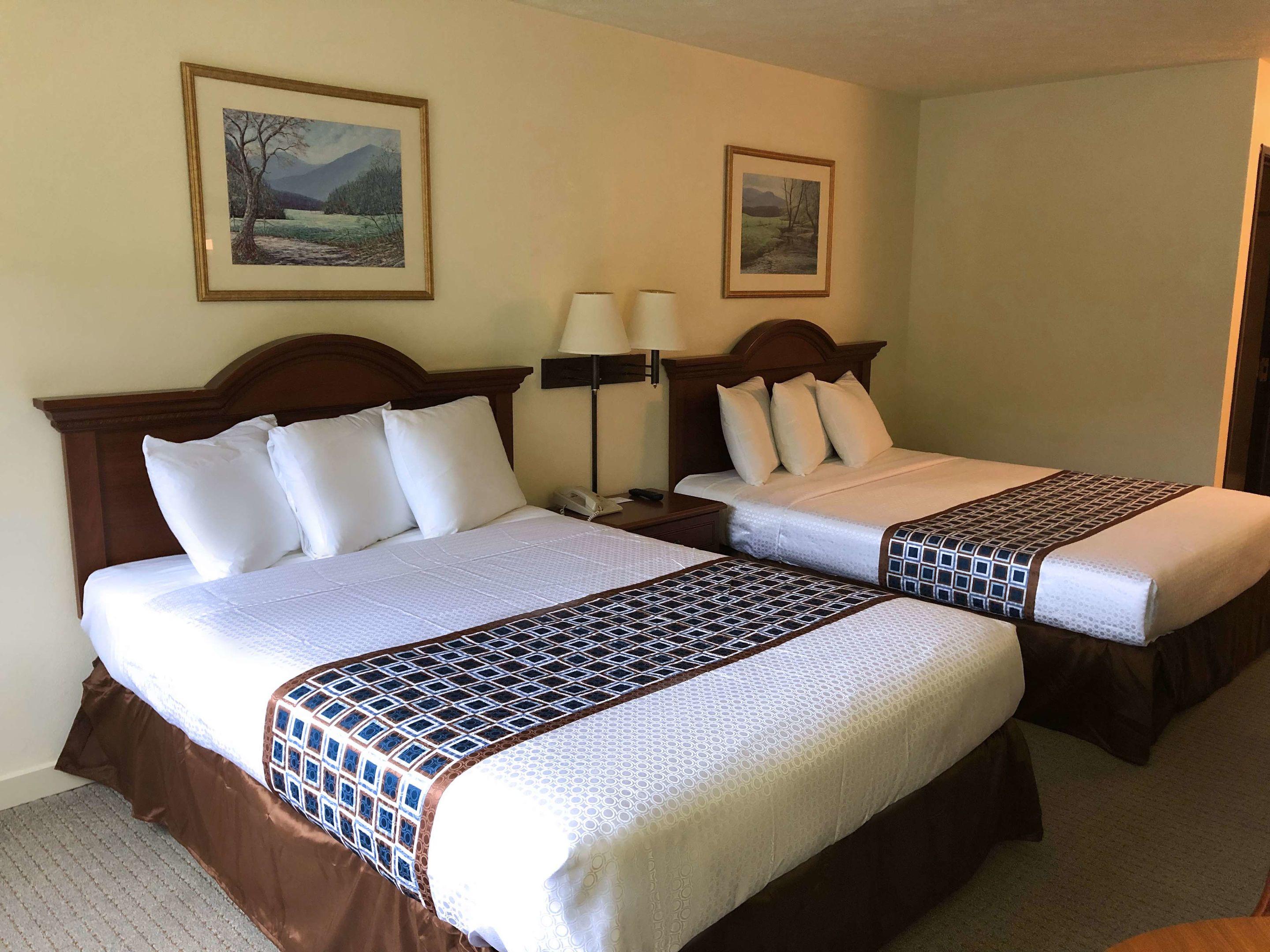 Americas Best Value Inn & Suites Independence — photo 3