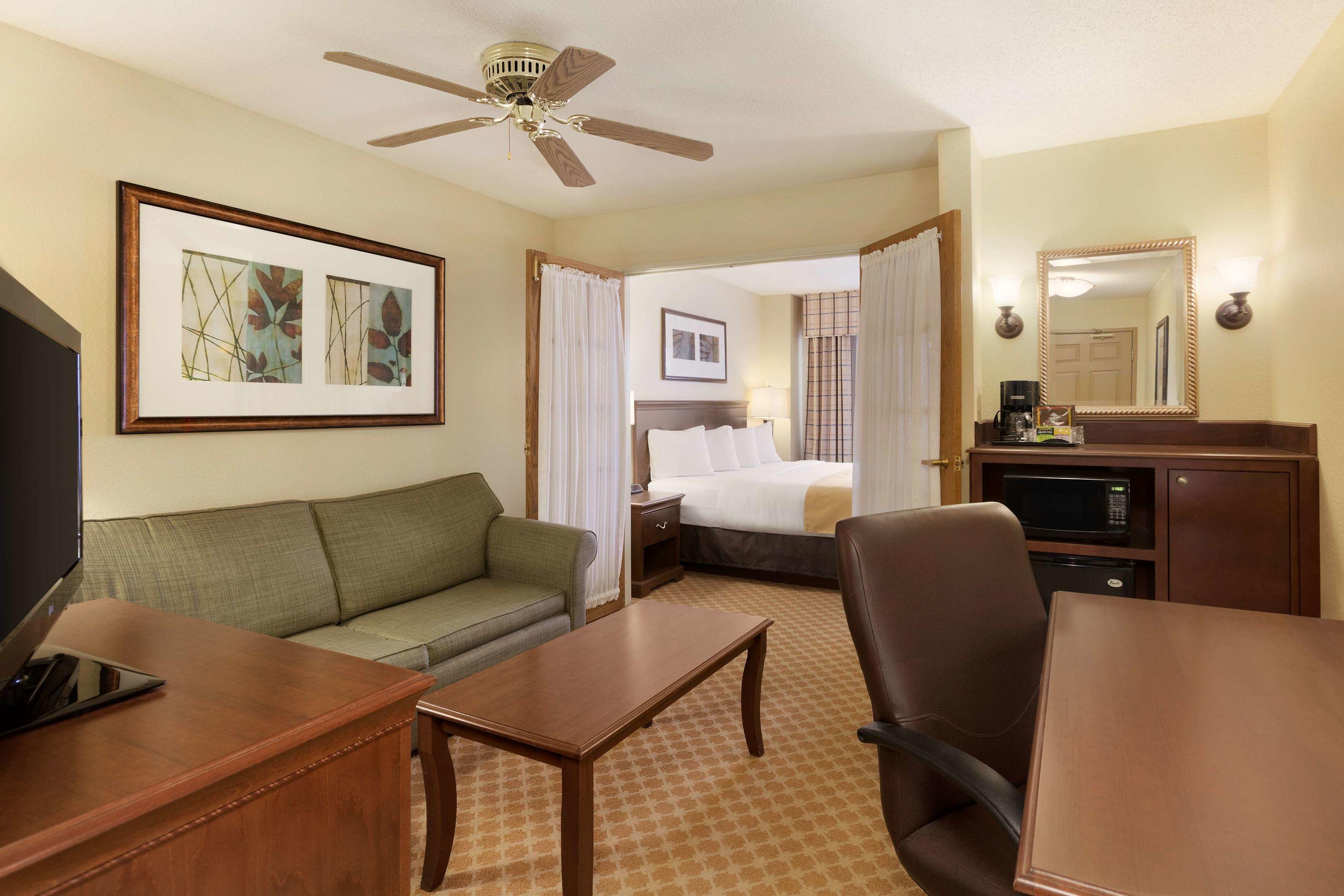 Country Inn & Suites by Radisson, Rochester, MN — photo 5