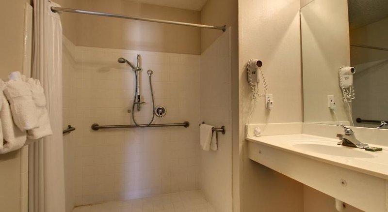 InTown Suites Extended Stay High Point NC — photo 4