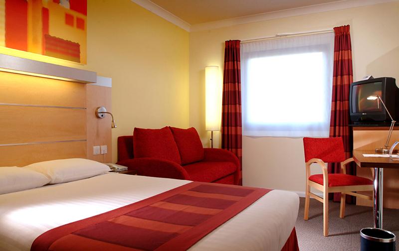 Holiday Inn Express London - Park Royal — photo 5