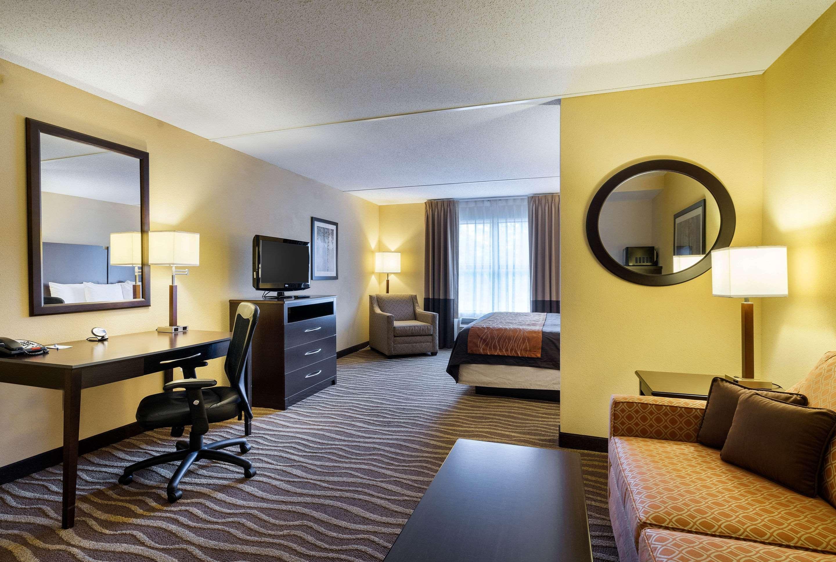 Comfort Inn & Suites Lexington Park — photo 4