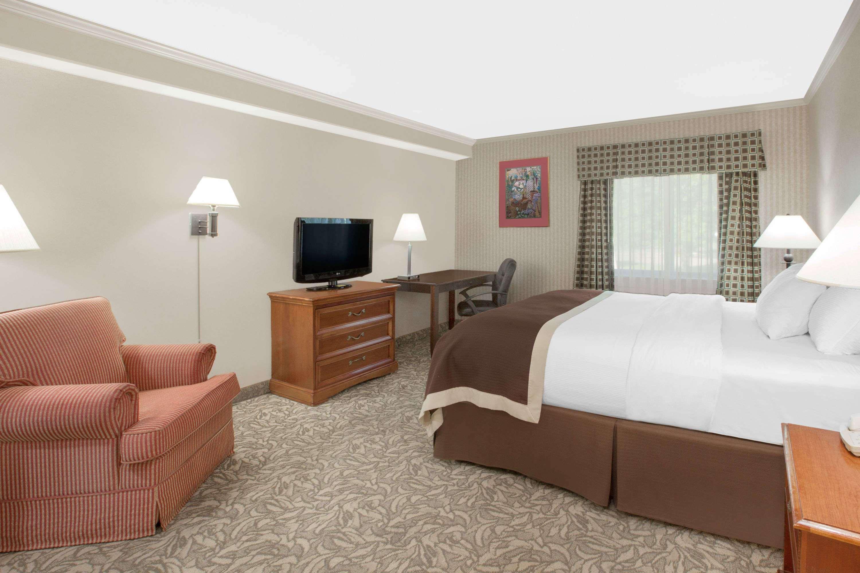 Baymont Inn & Suites Jackson — photo 3