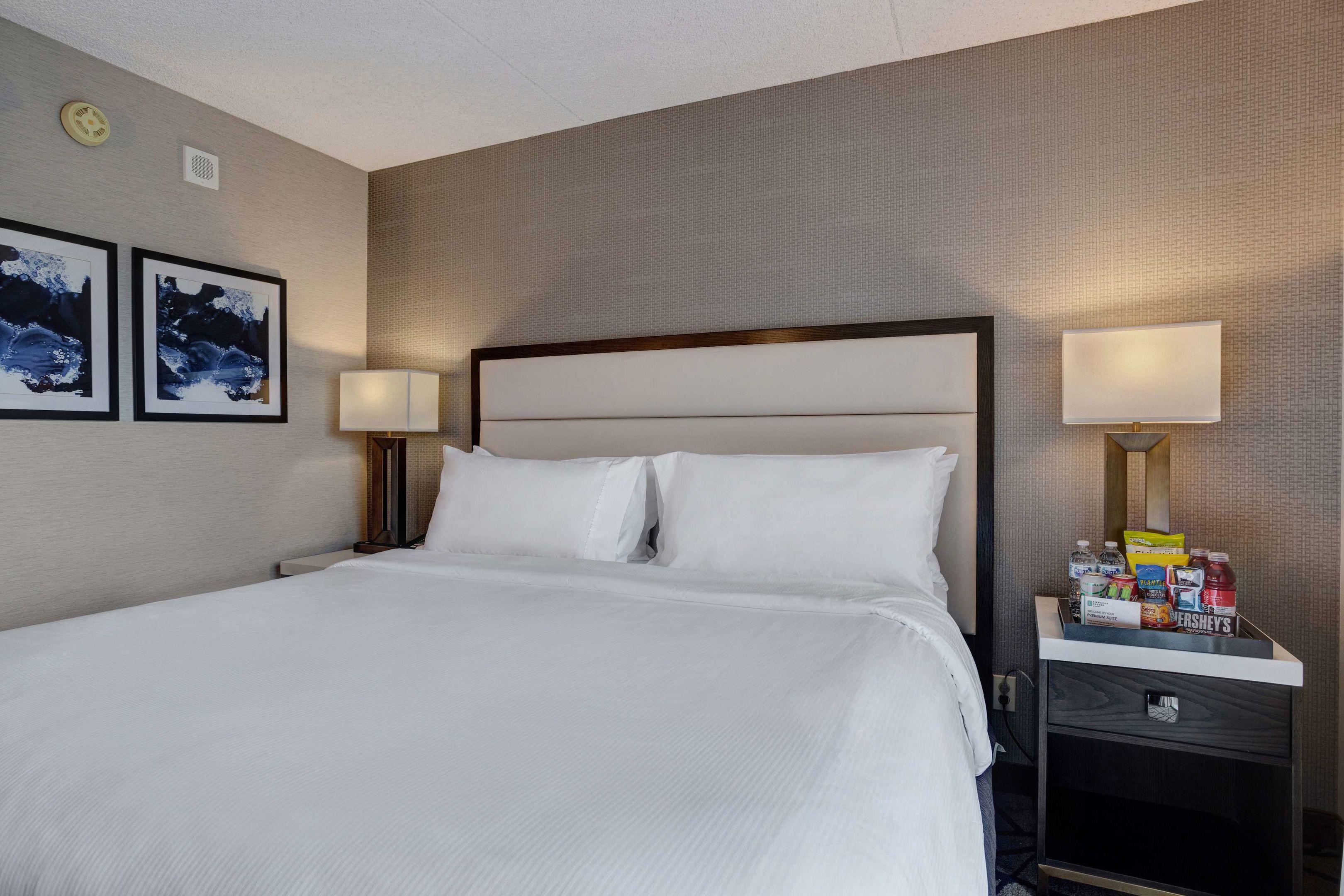 Embassy Suites by Hilton Seattle Bellevue — photo 3