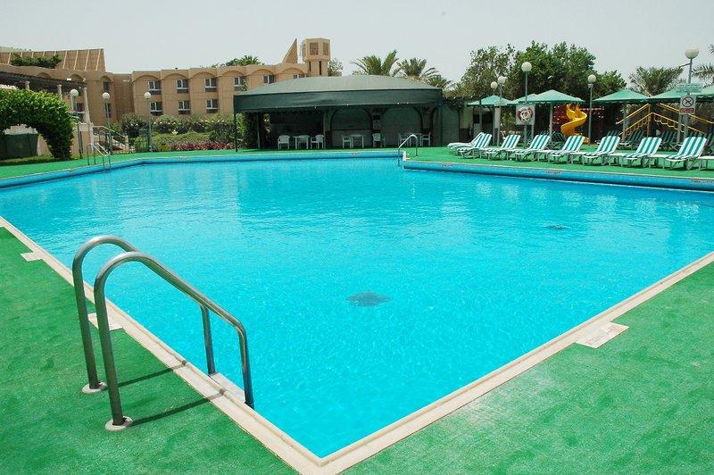 Crowne Plaza Bahrain — photo 3