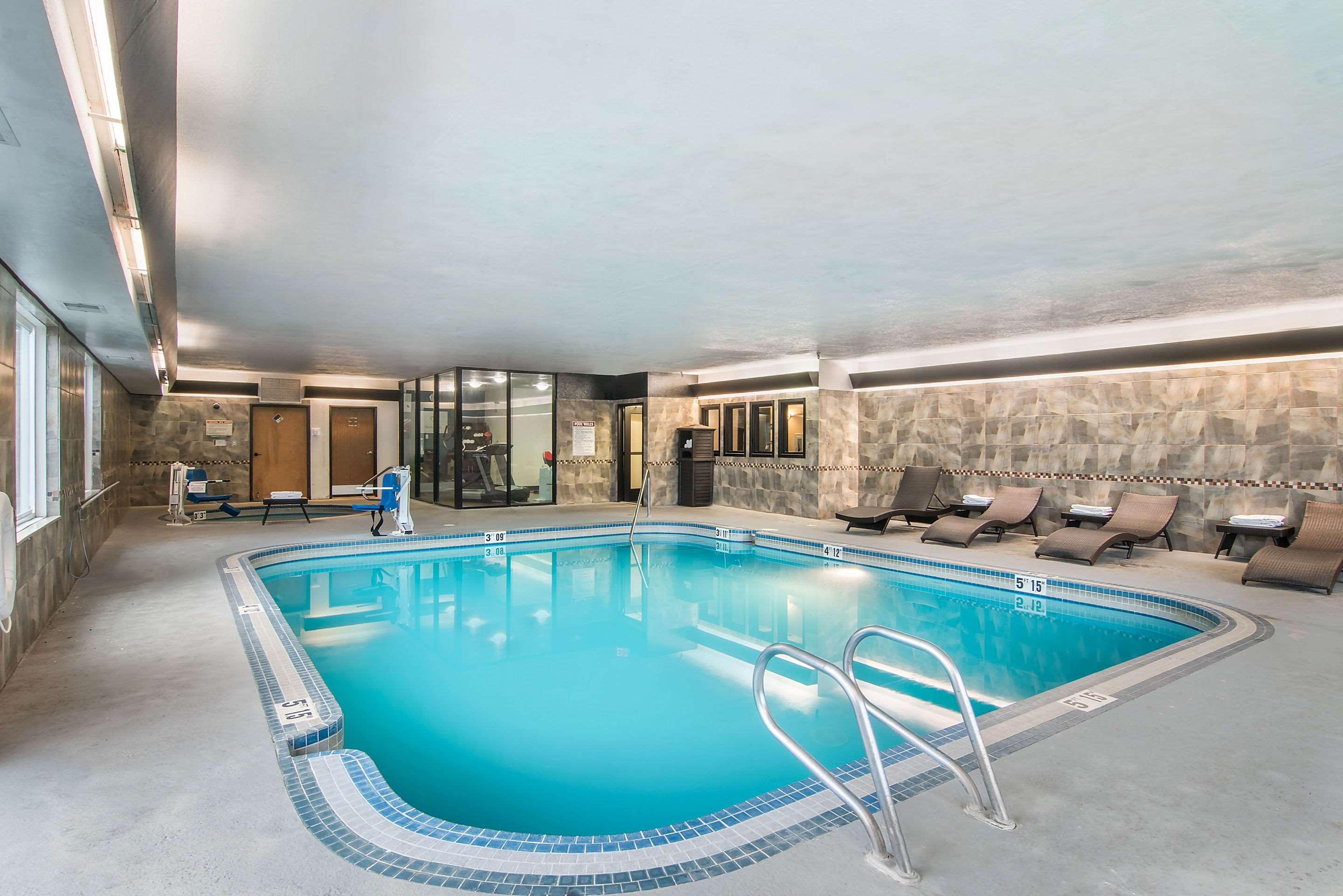 Comfort Suites Vancouver — photo 3