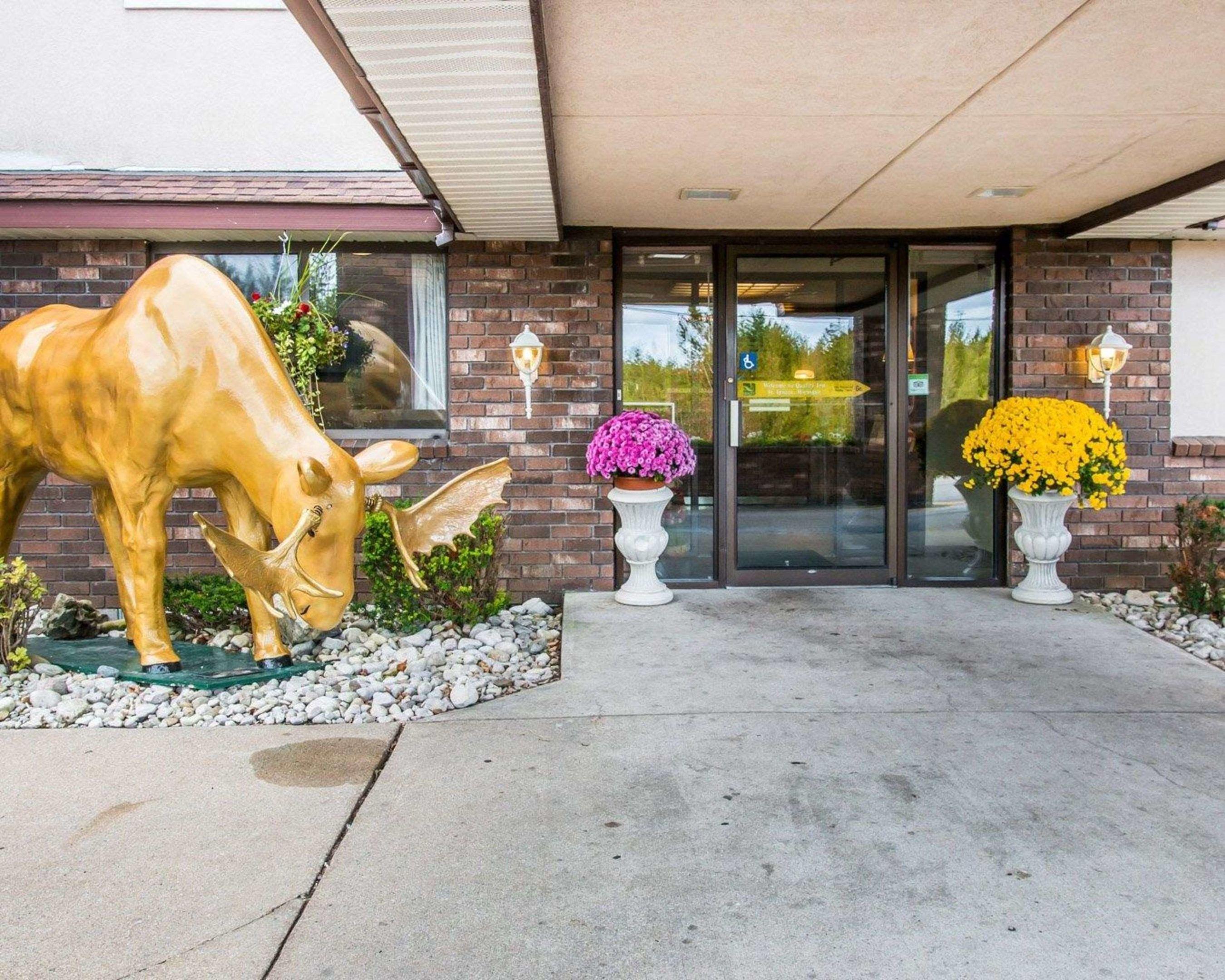 Quality Inn Saint Ignace — photo 4