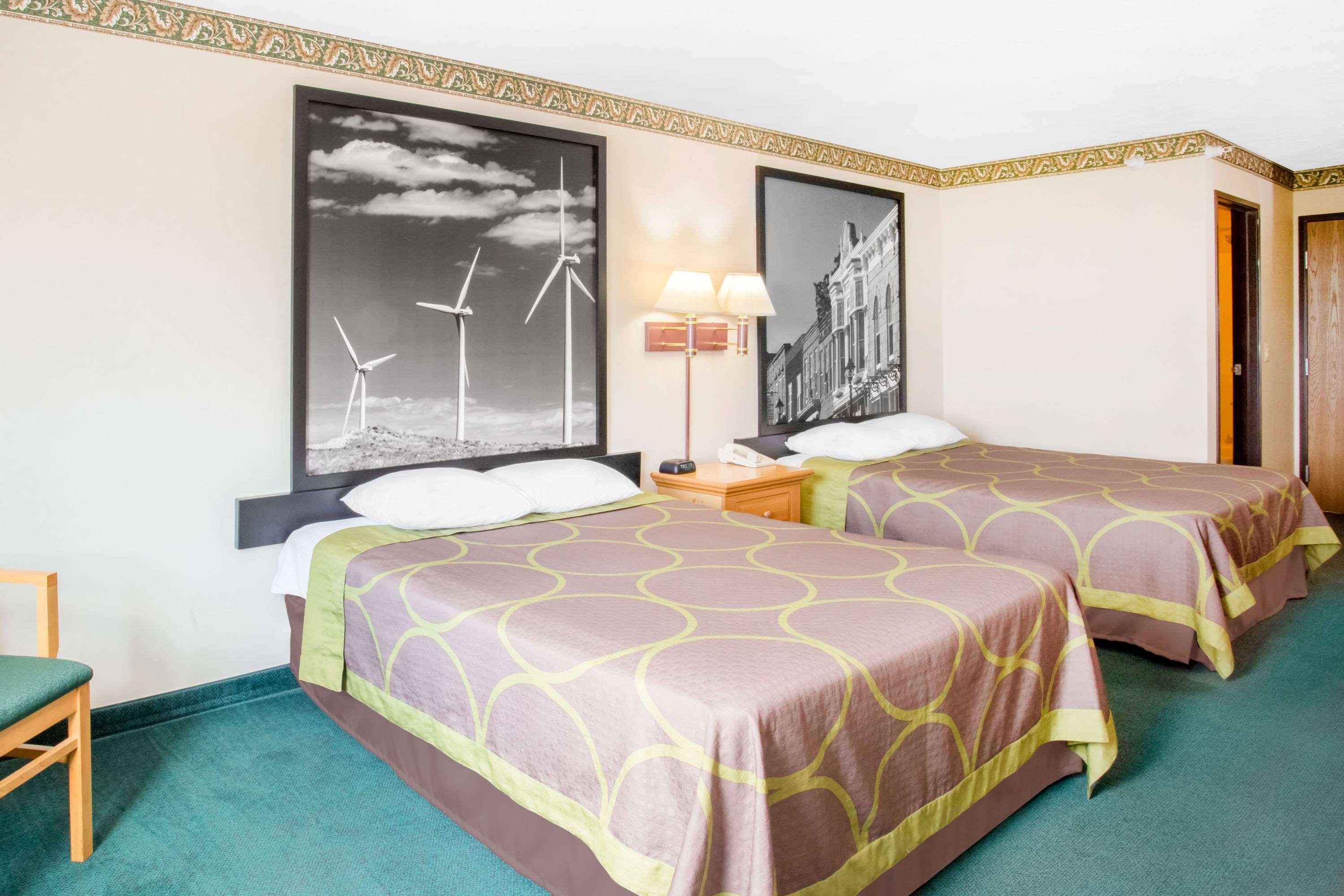 Super 8 by Wyndham El Paso IL — photo 4