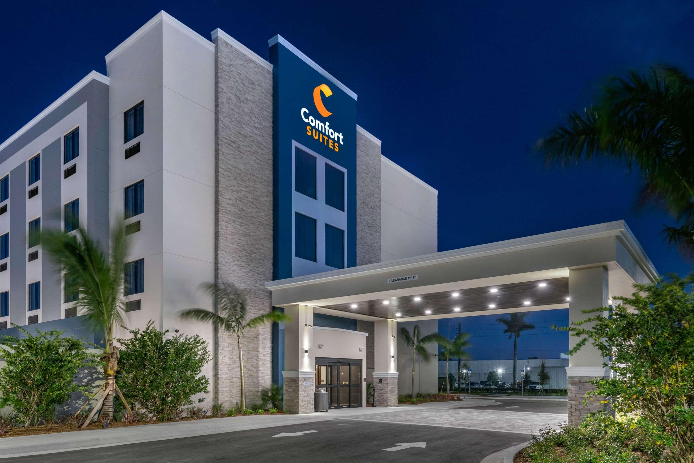 Comfort Suites — photo 5