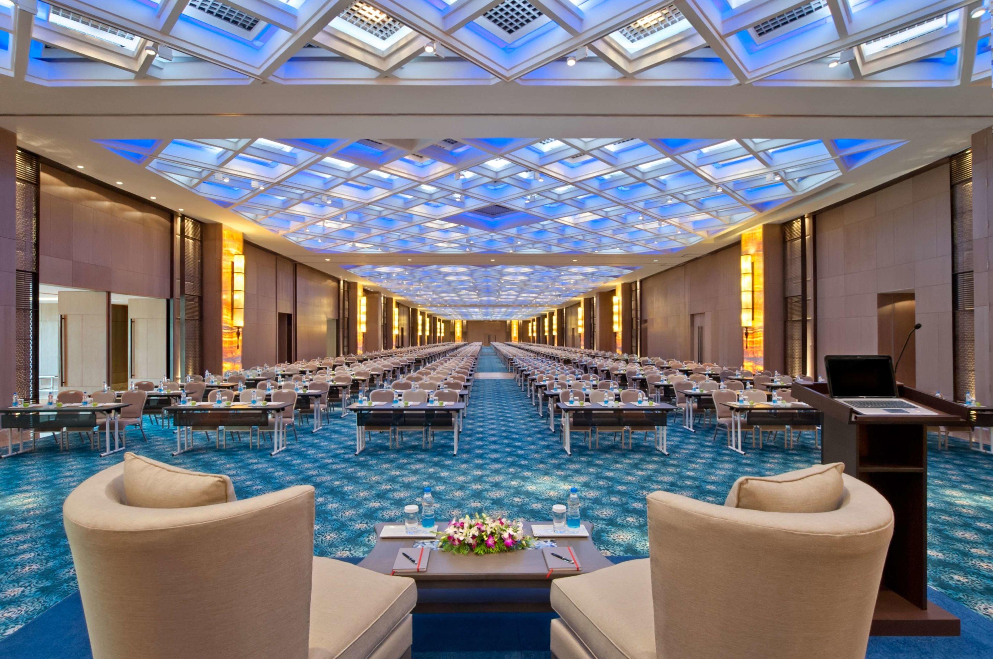 The Leela Ambience Convention Hotel Delhi — photo 4