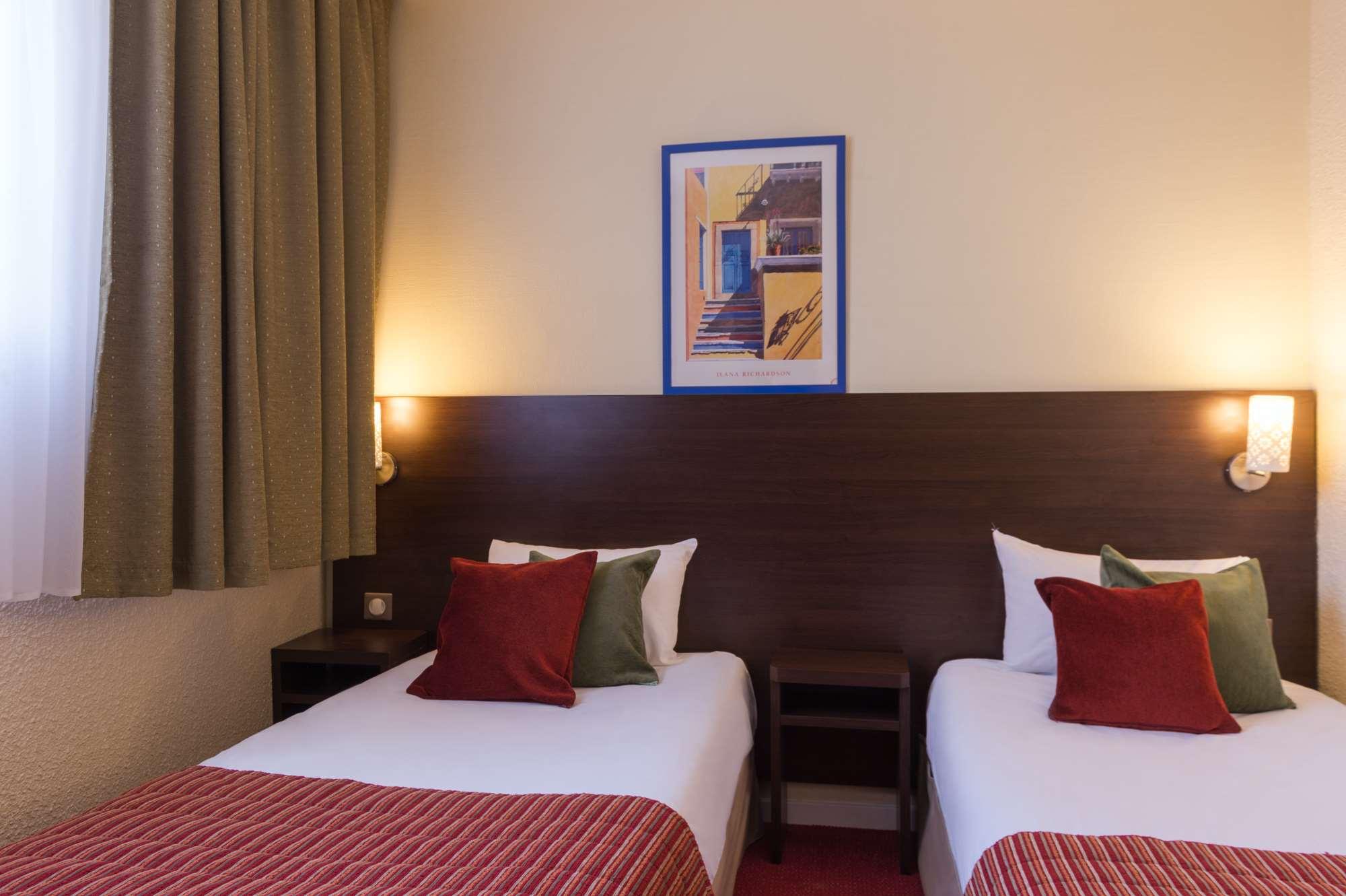 Hotel The Originals Paris Sud Orly-Draveil — photo 4