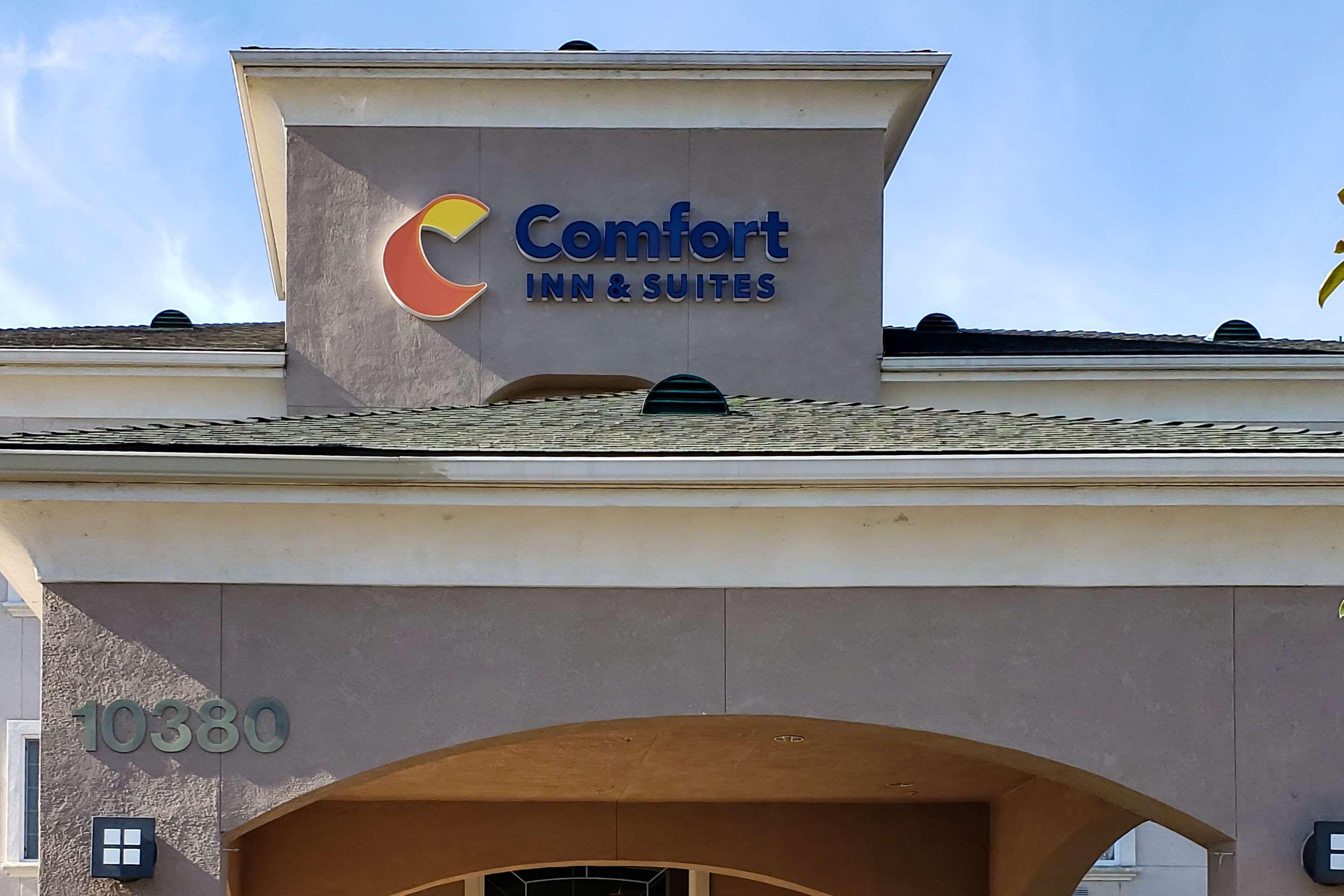Comfort Inn & Suites Galt - Lodi North — photo 4