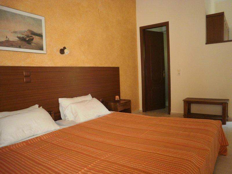 Mr & Mrs White Corfu Couples Retreat — photo 3