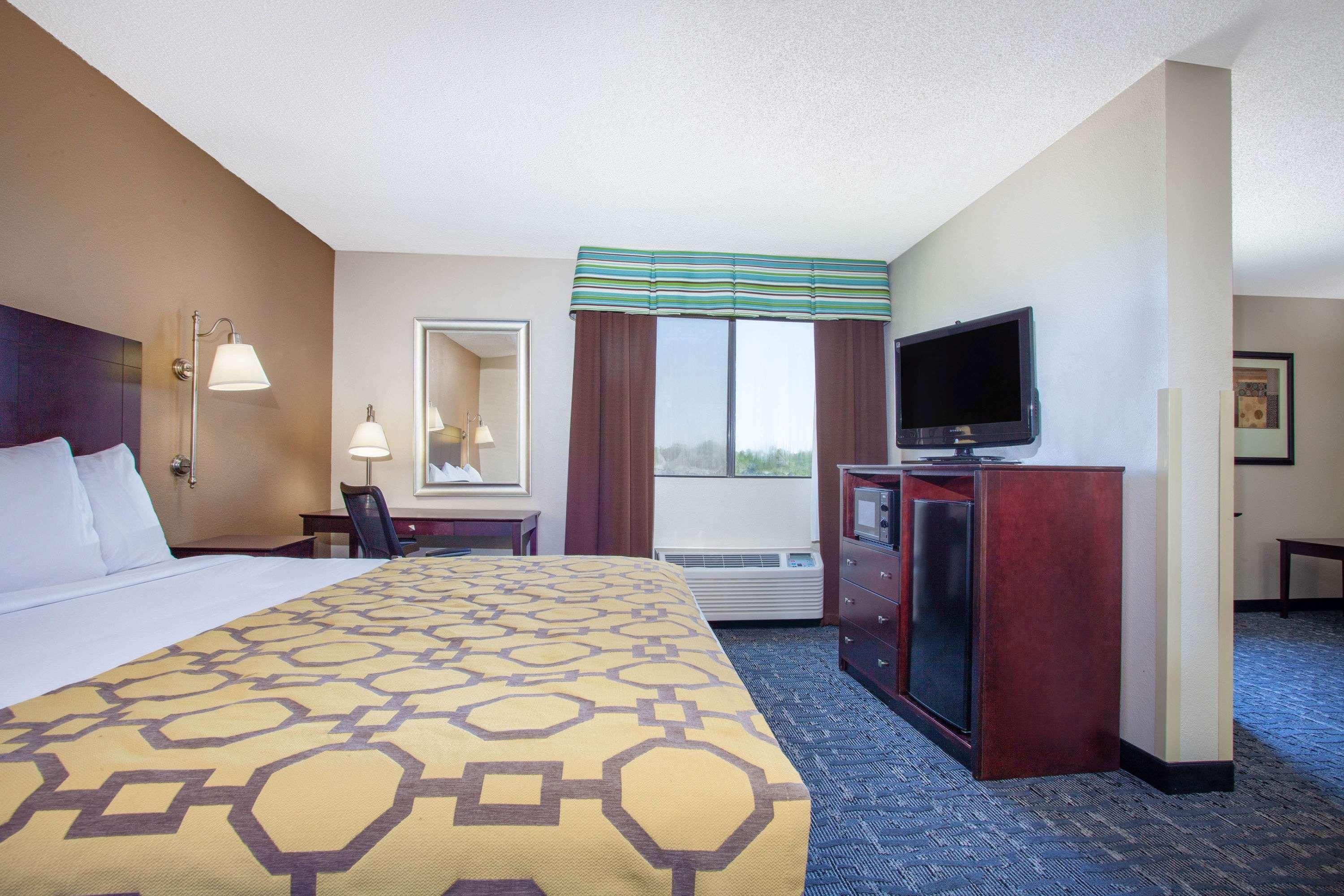 Baymont Inn & Suites Saraland — photo 3
