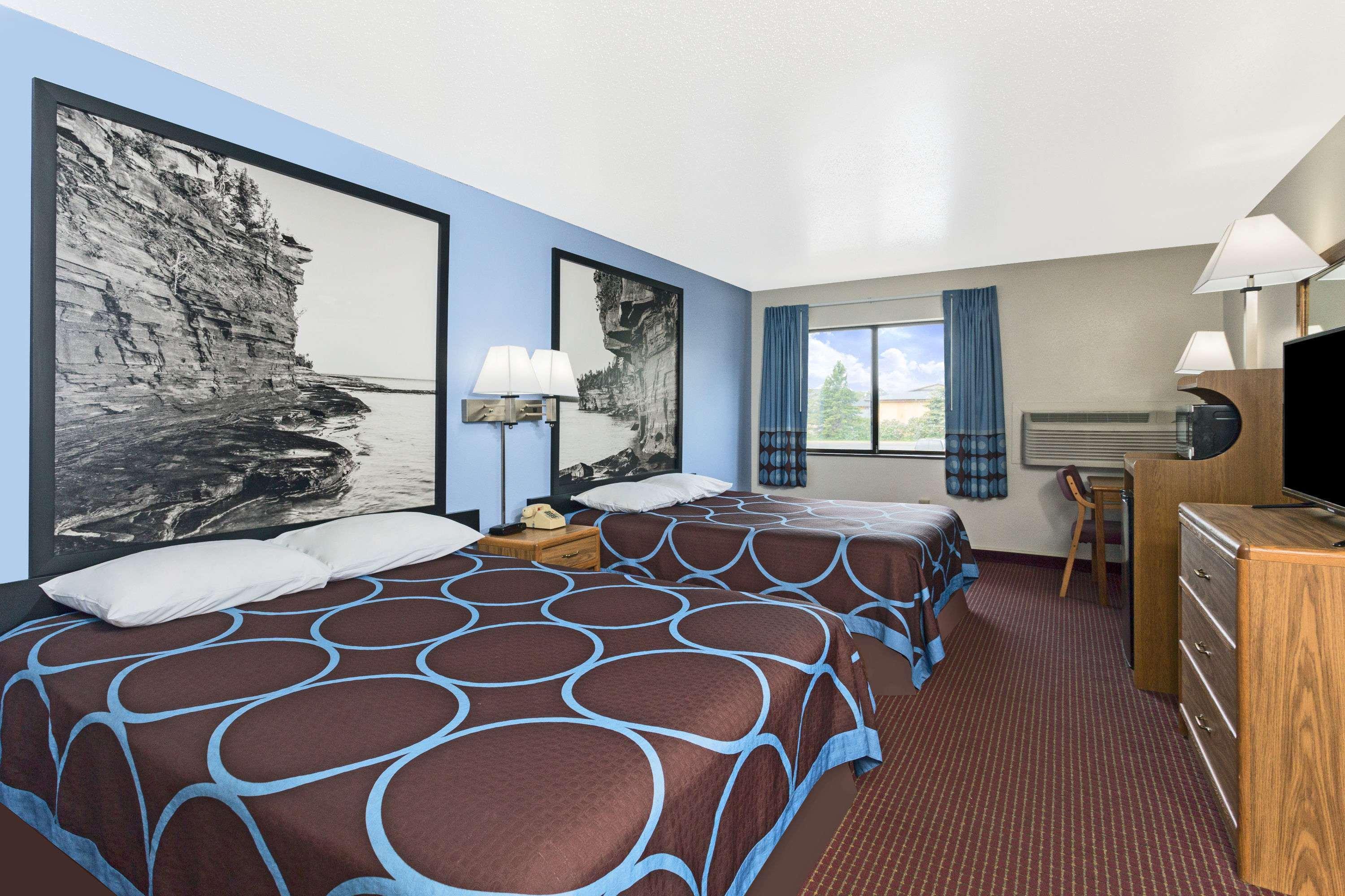 Super 8 by Wyndham Wisconsin Dells — photo 3