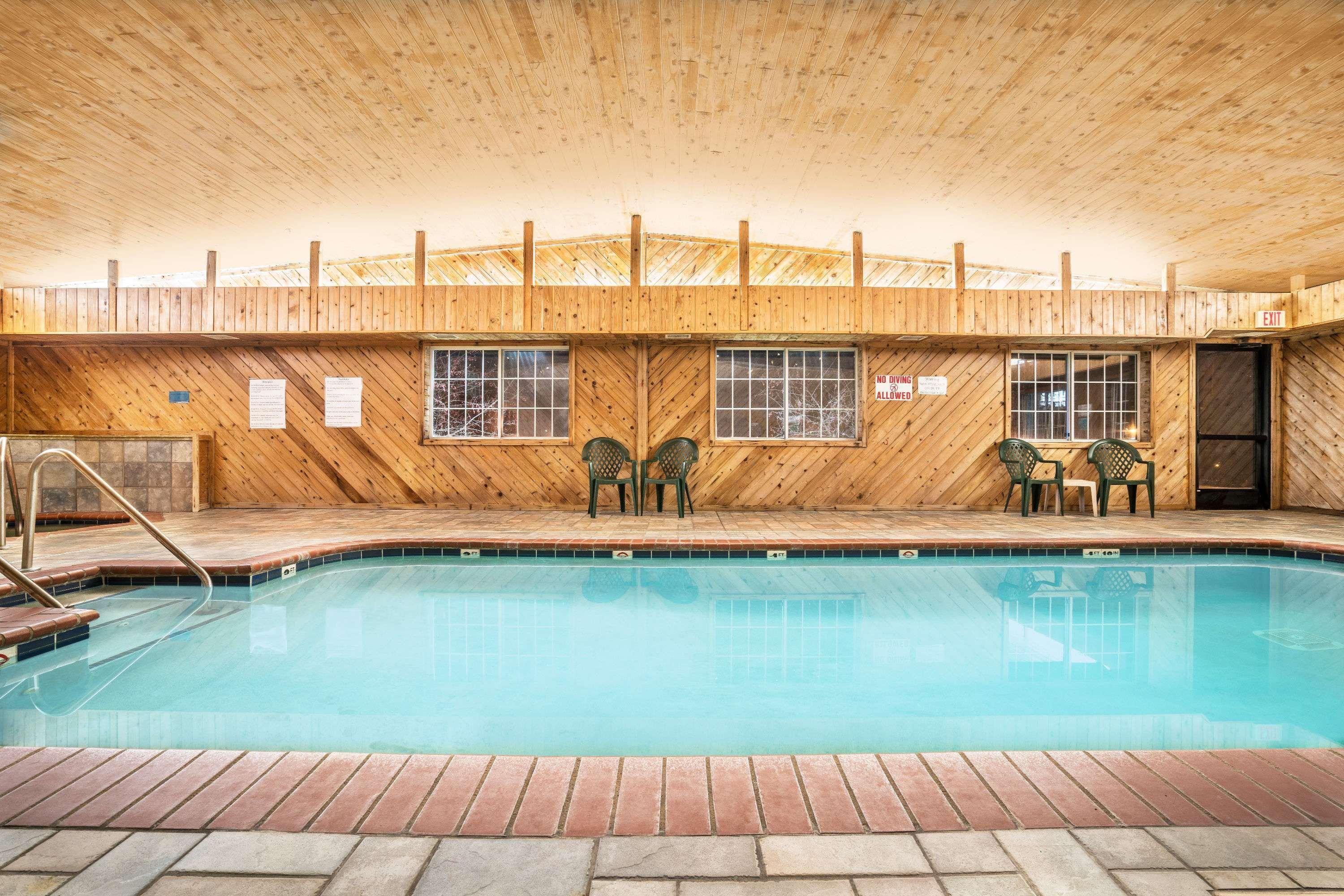 Super 8 by Wyndham Neillsville WI — photo 4