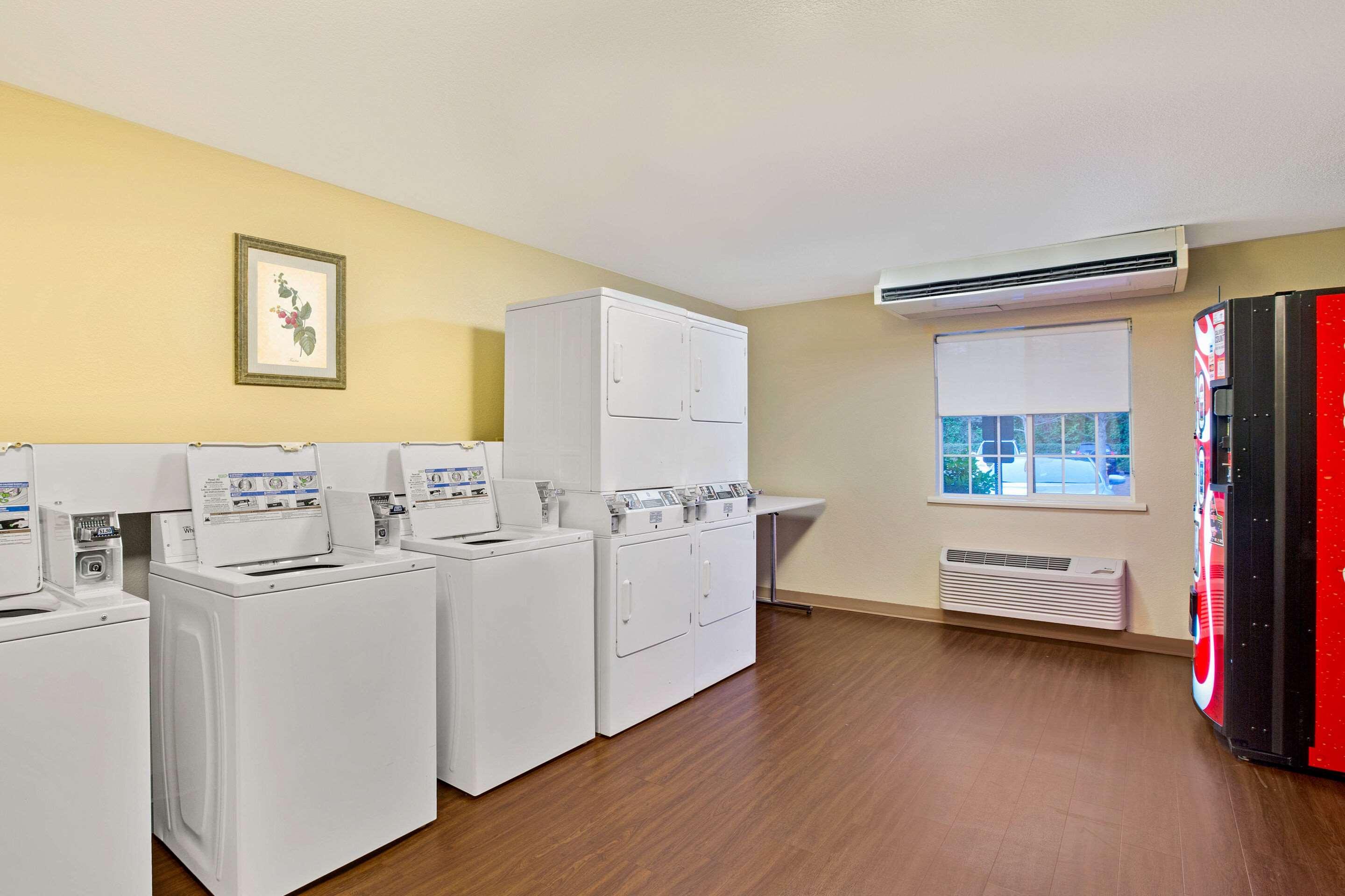 Hawthorn Suites by Wyndham Charlotte/Executive Park — photo 4