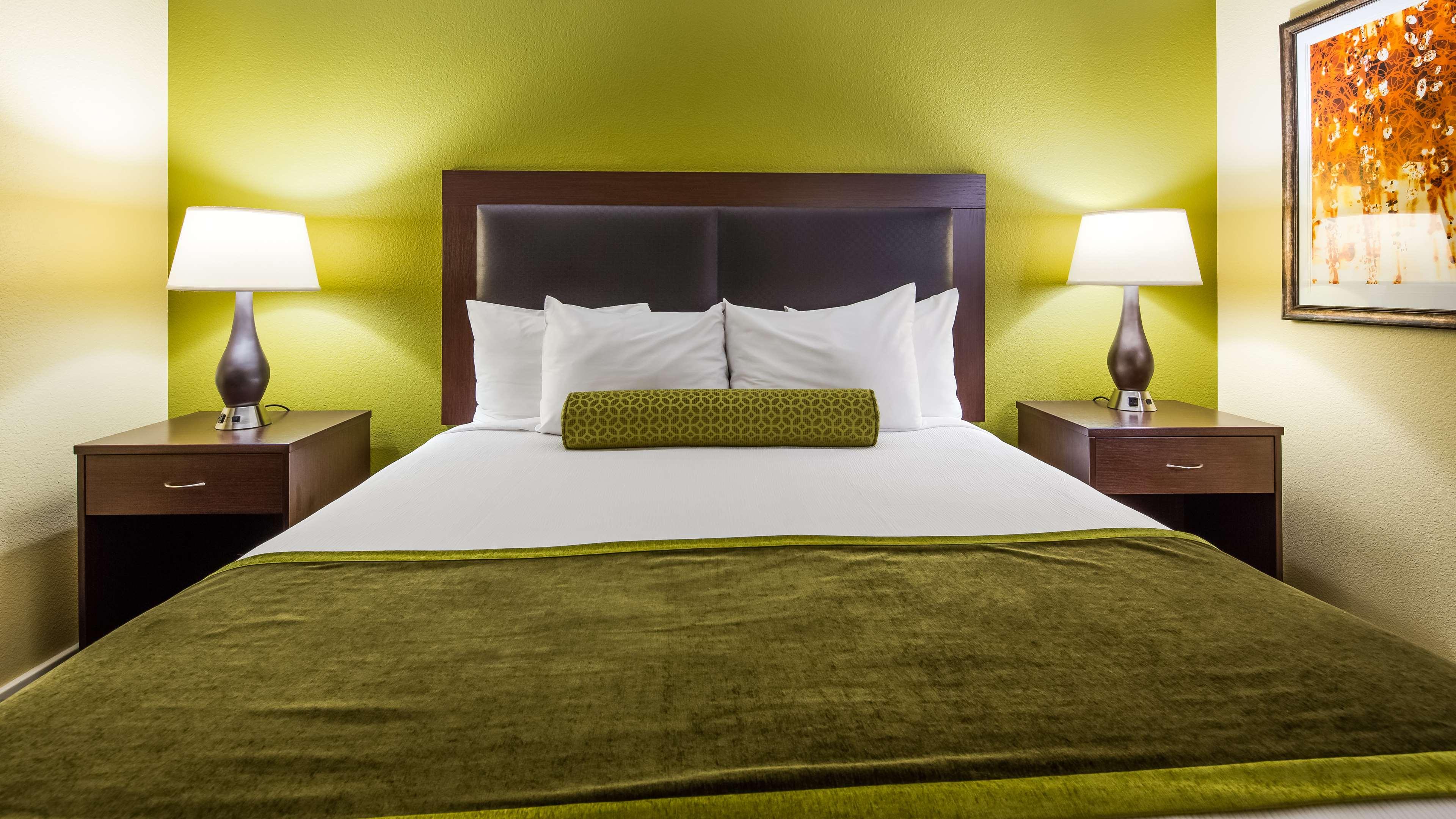 Best Western Plus Casino Royale — photo 4