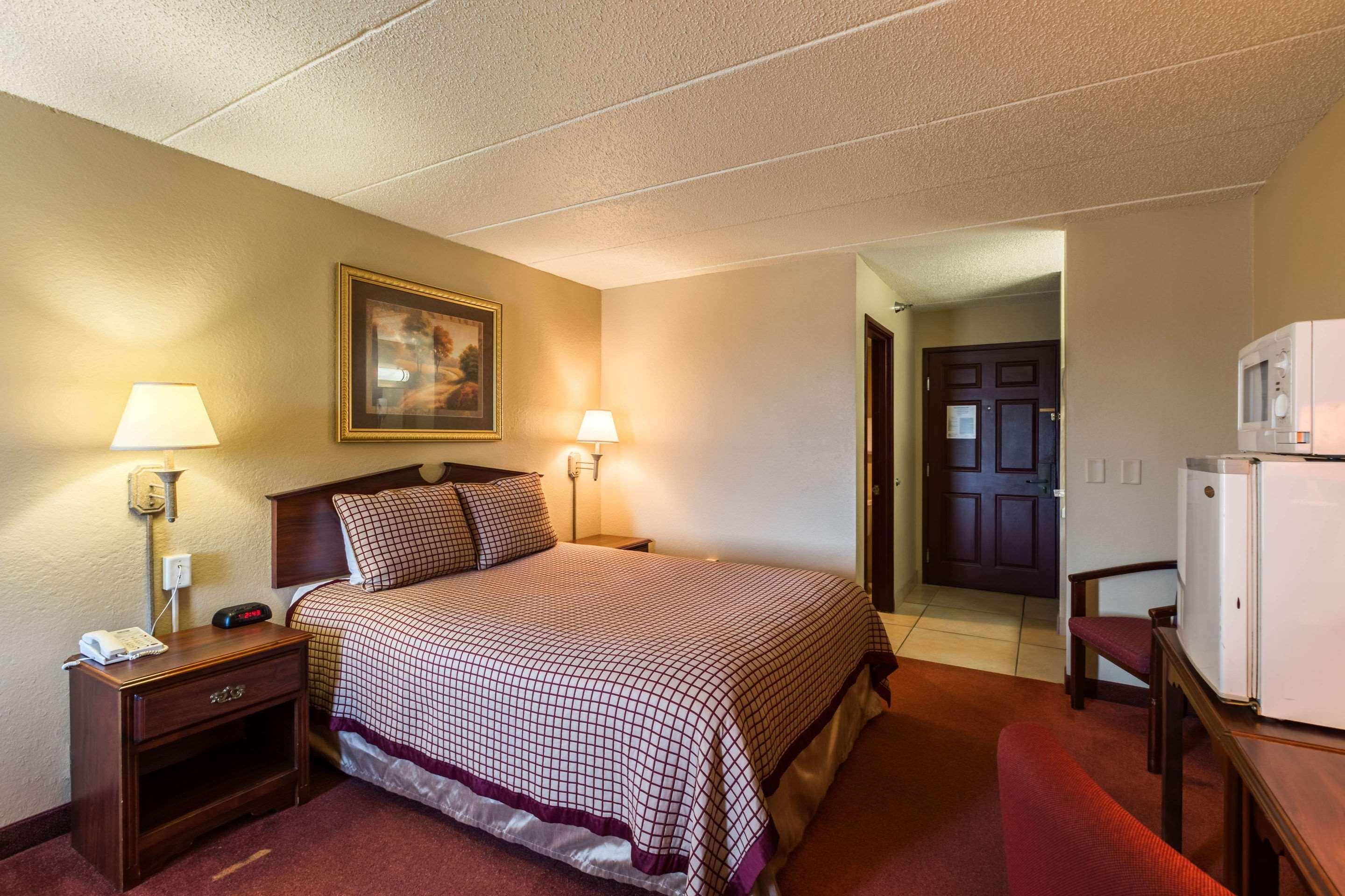Rodeway Inn — photo 5