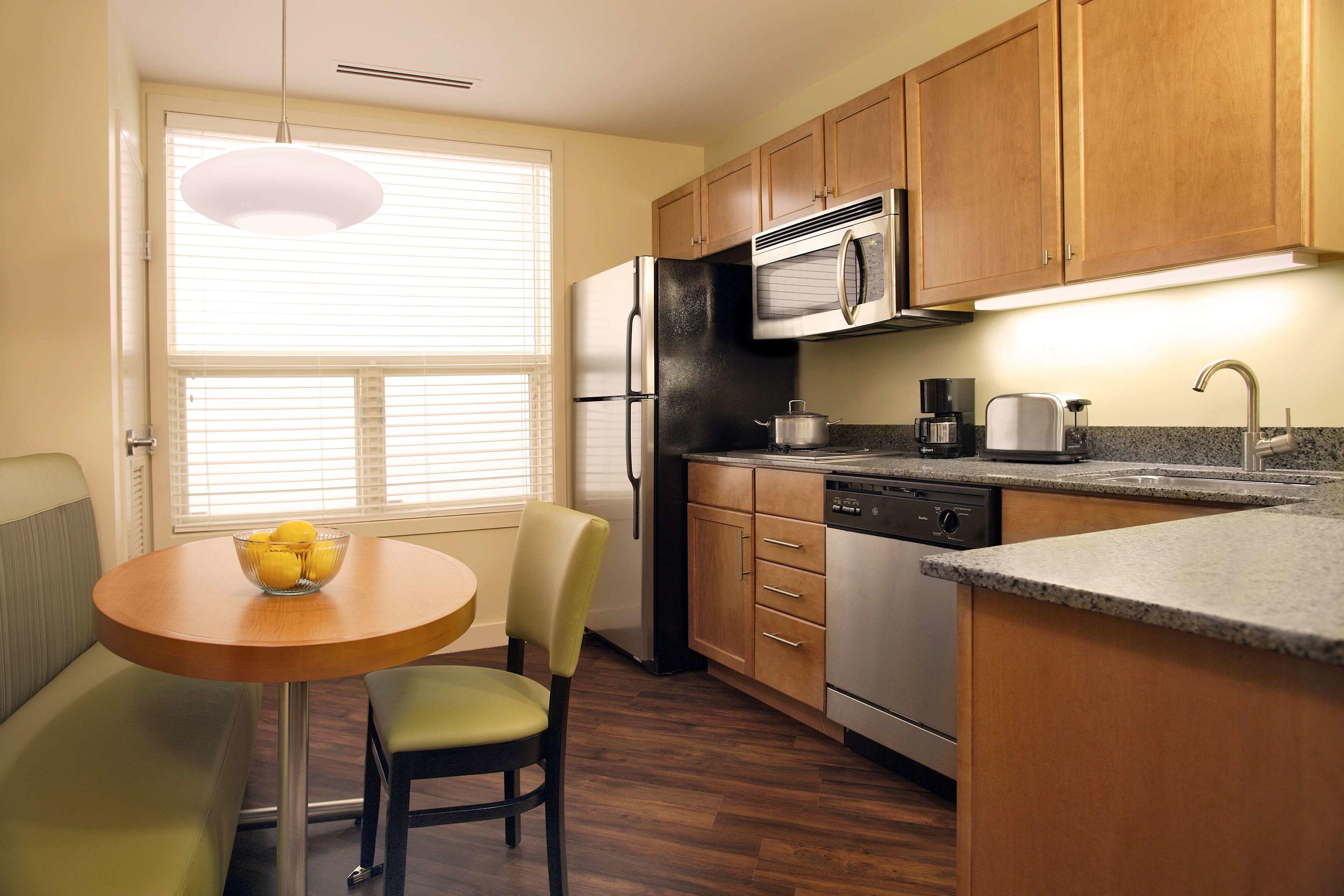Hyatt House Chicago/Naperville/Warrenville — photo 3