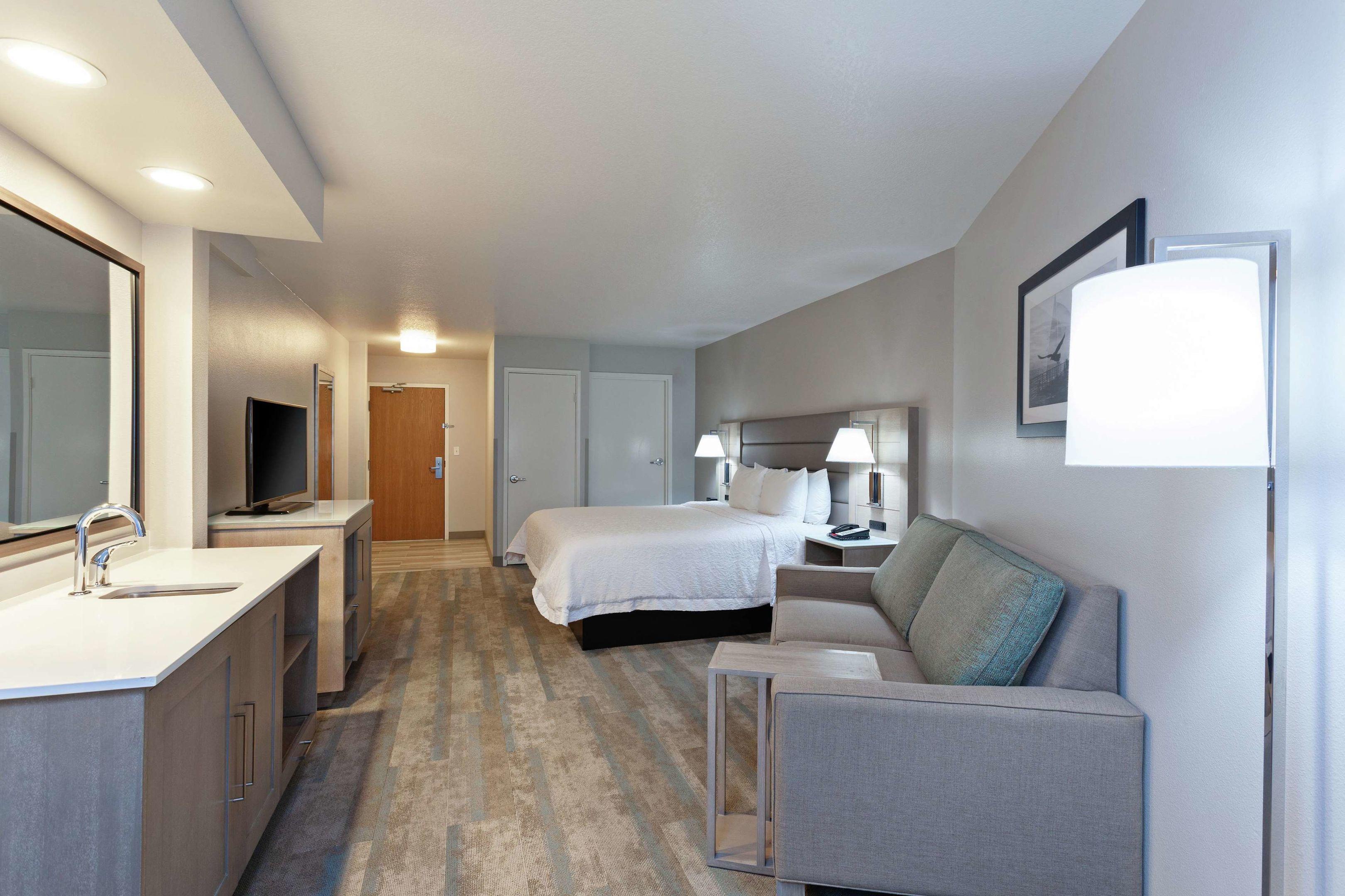Hampton Inn & Suites Hermosa Beach — photo 4