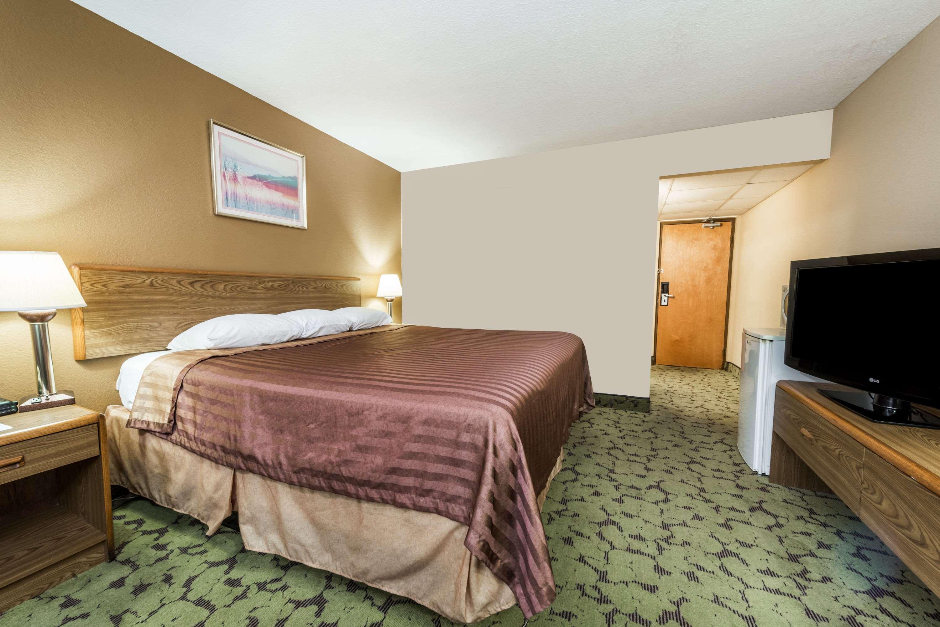 Bloomington Travelodge — photo 4