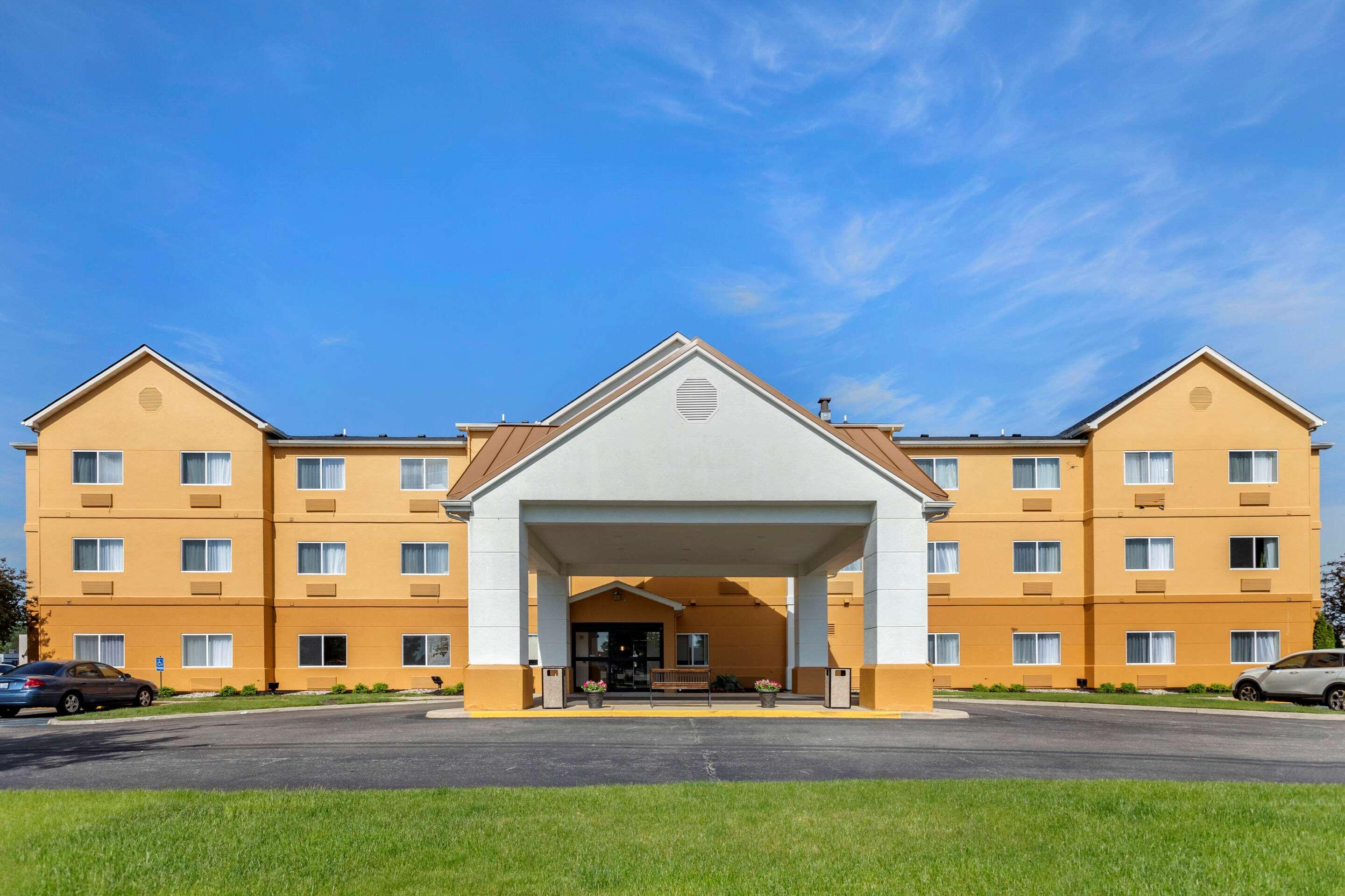 Quality Inn & Suites — photo 3
