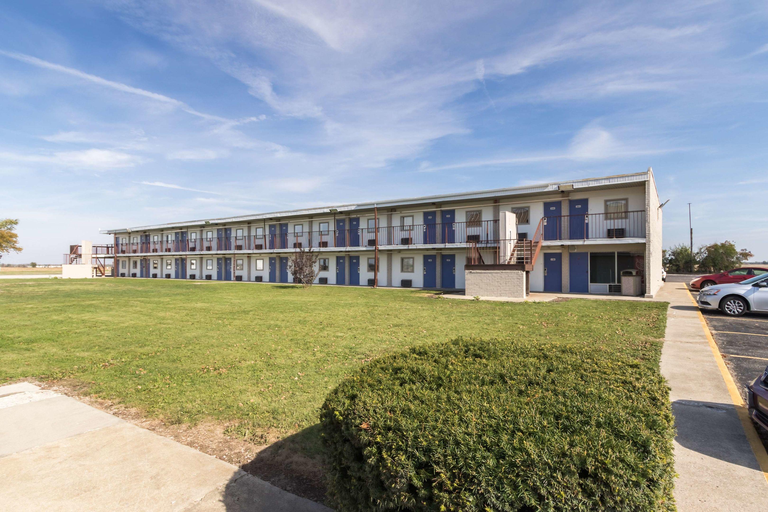 Motel 6 Mattoon IL — photo 4