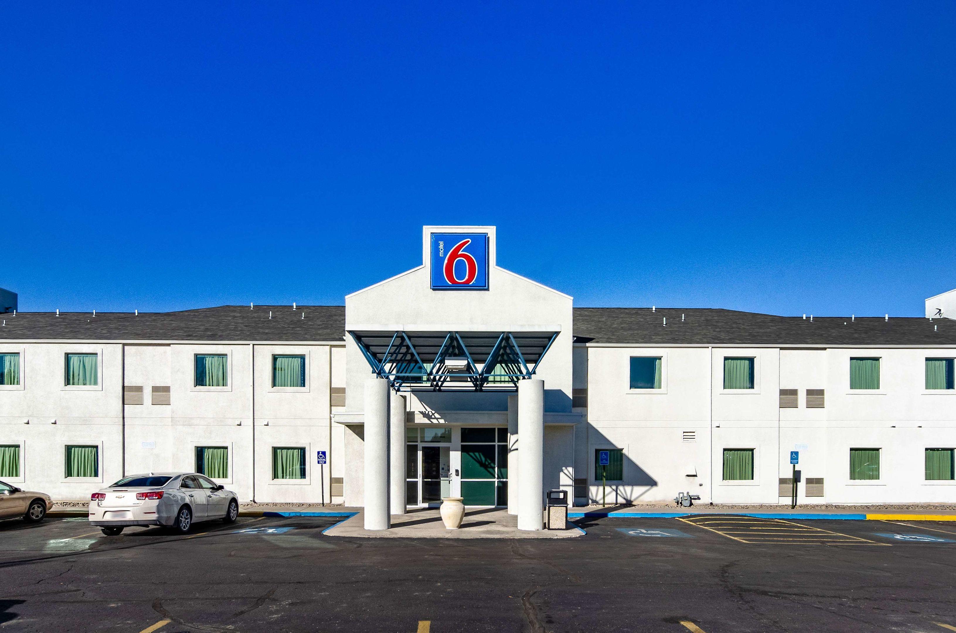 Motel 6 Wheatland — photo 5