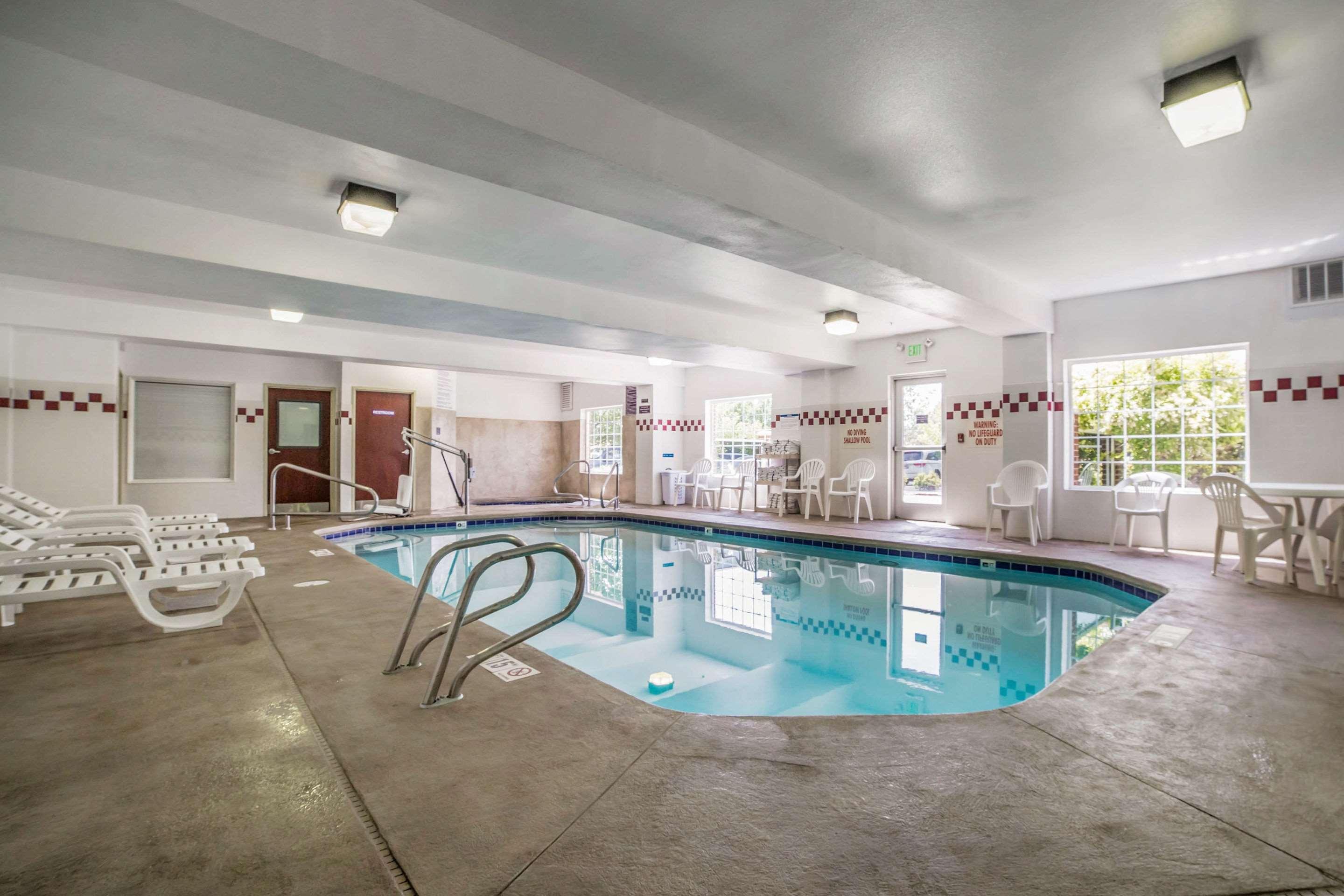 Comfort Suites Airport — photo 5