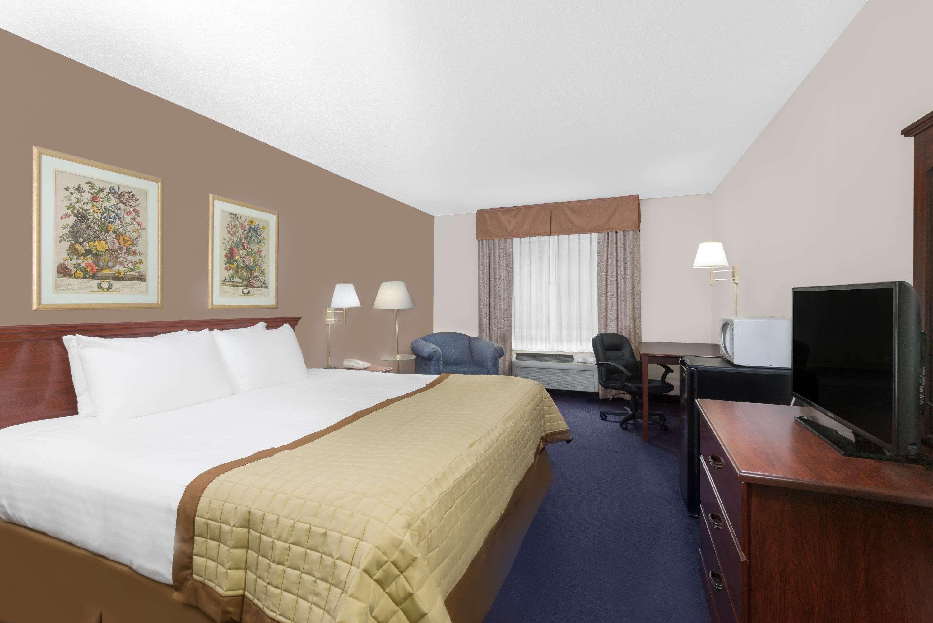 Baymont Inn & Suites Zanesville — photo 4