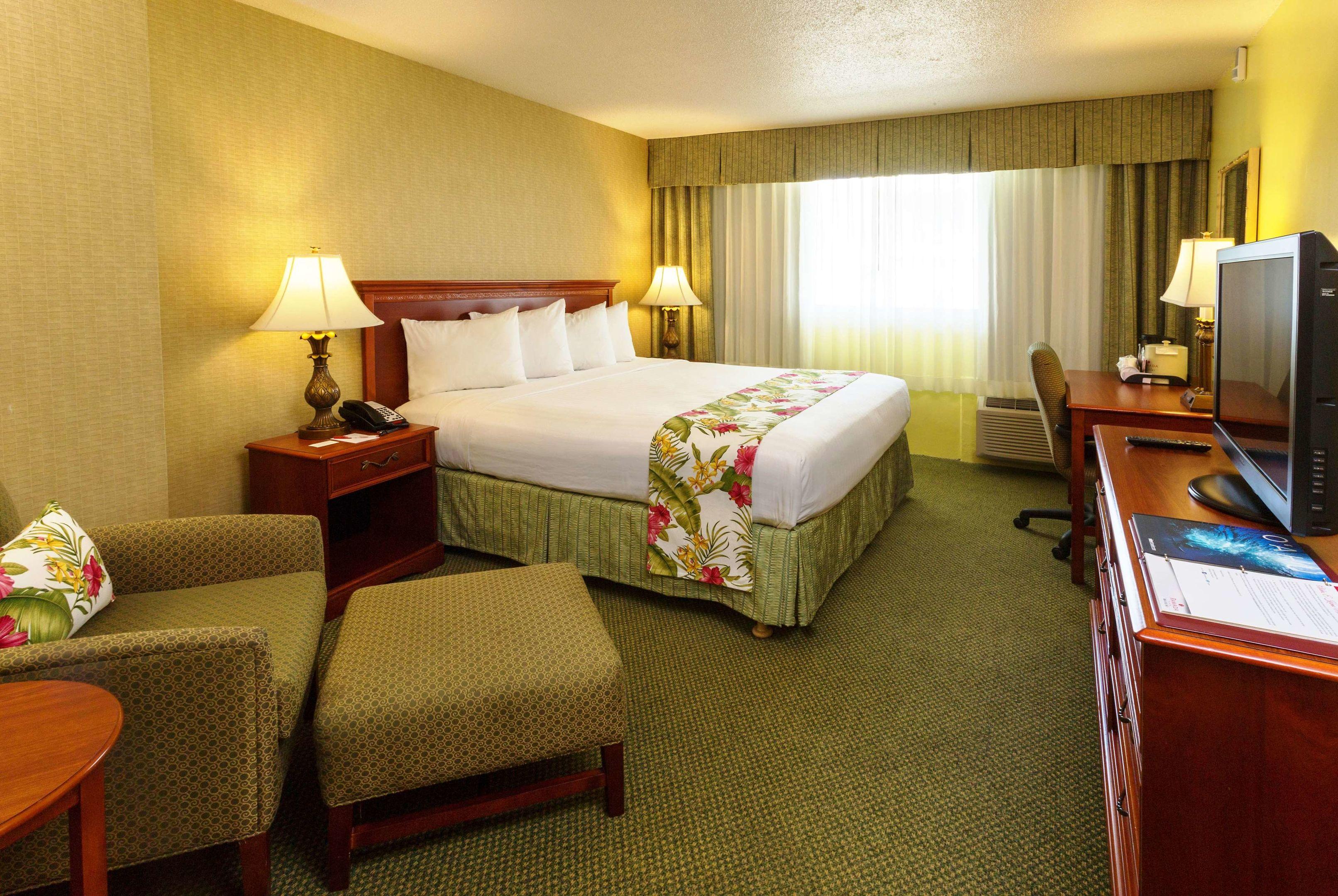Ramada Plaza by Wyndham Waikiki — photo 4