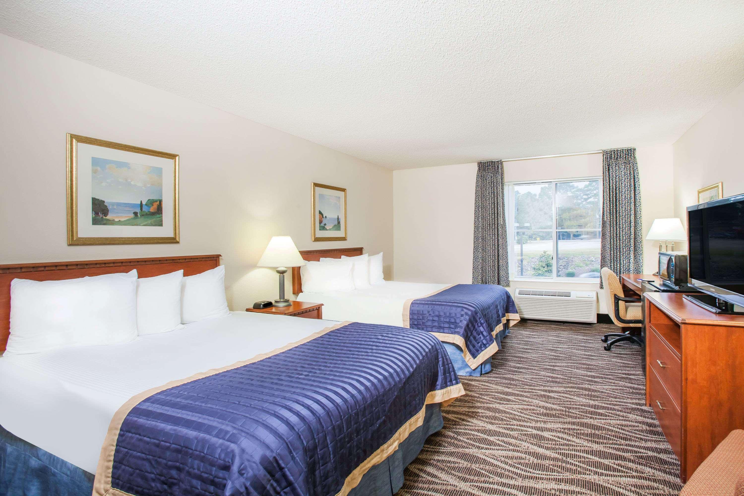 Baymont Inn & Suites Hot Springs — photo 5