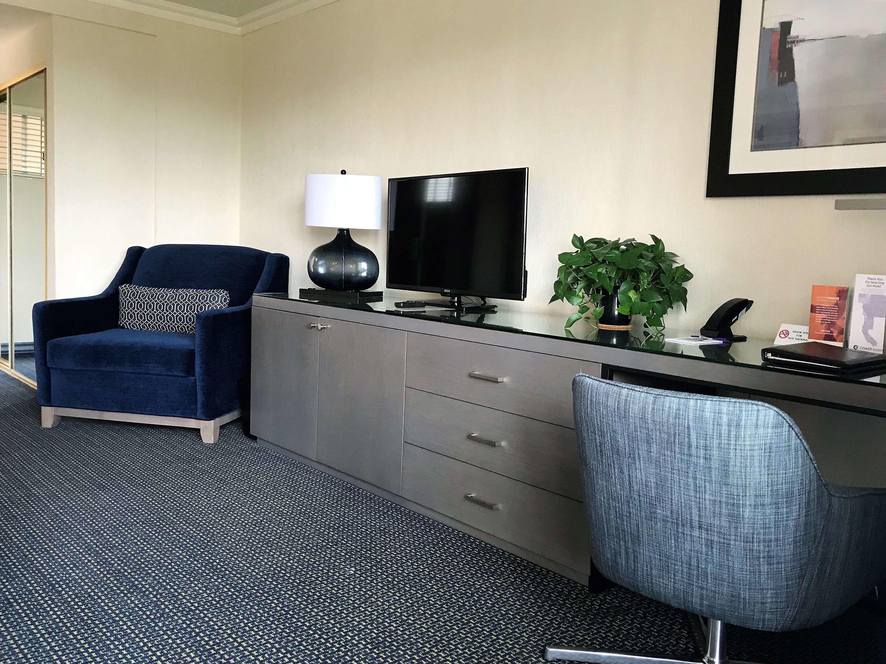 West Beach Inn, a Coast Hotel — photo 4