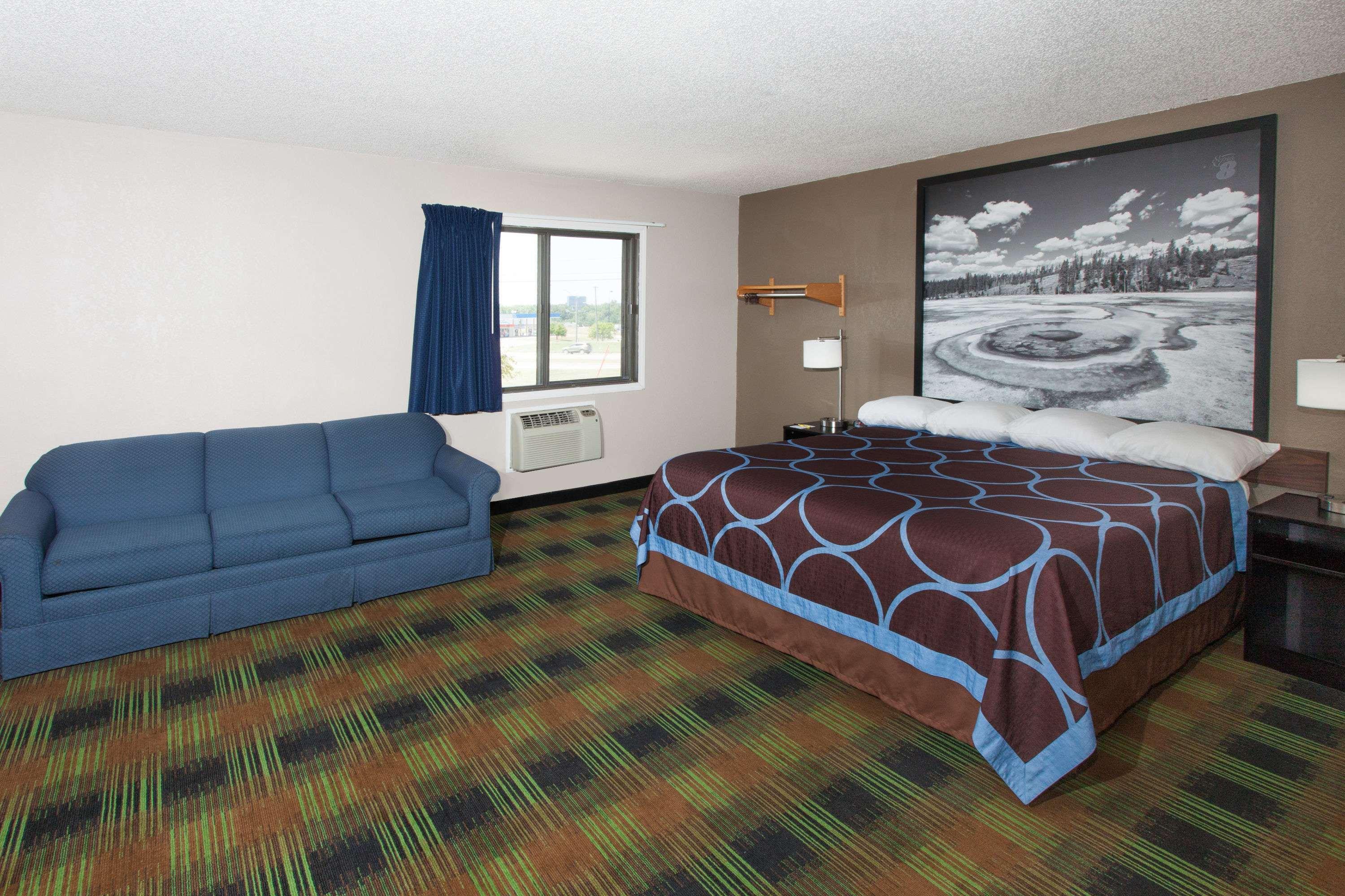 Super 8 by Wyndham Keokuk — photo 4