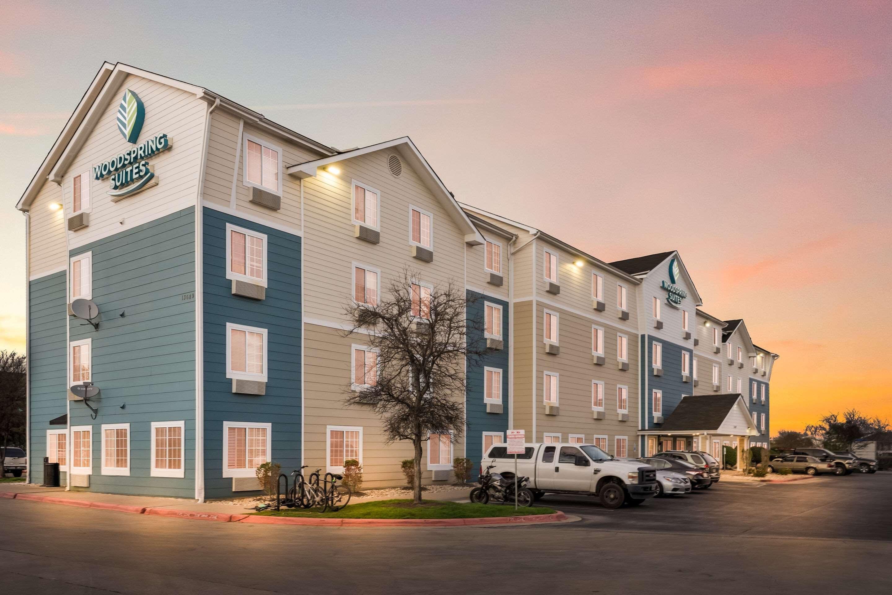 WoodSpring Suites Austin Aquarium — photo 4