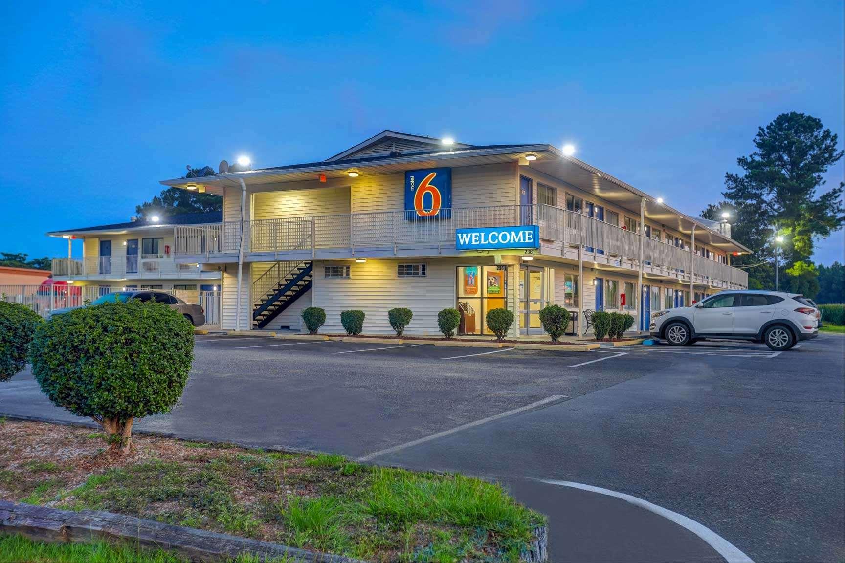 Motel 6 Lumberton — photo 4