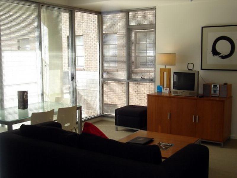 ULTIQA Little Collins — photo 4