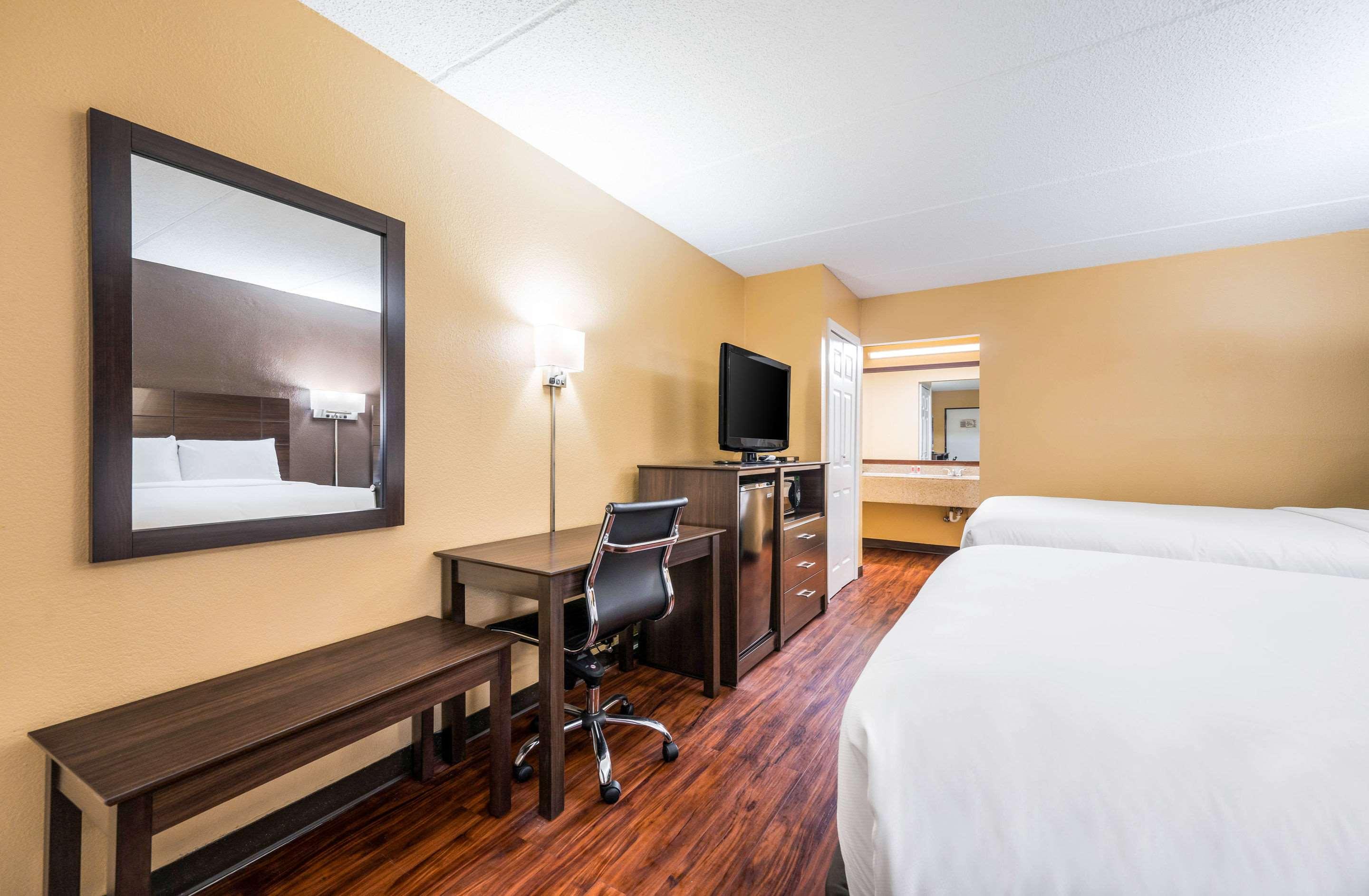 Econo Lodge — photo 4