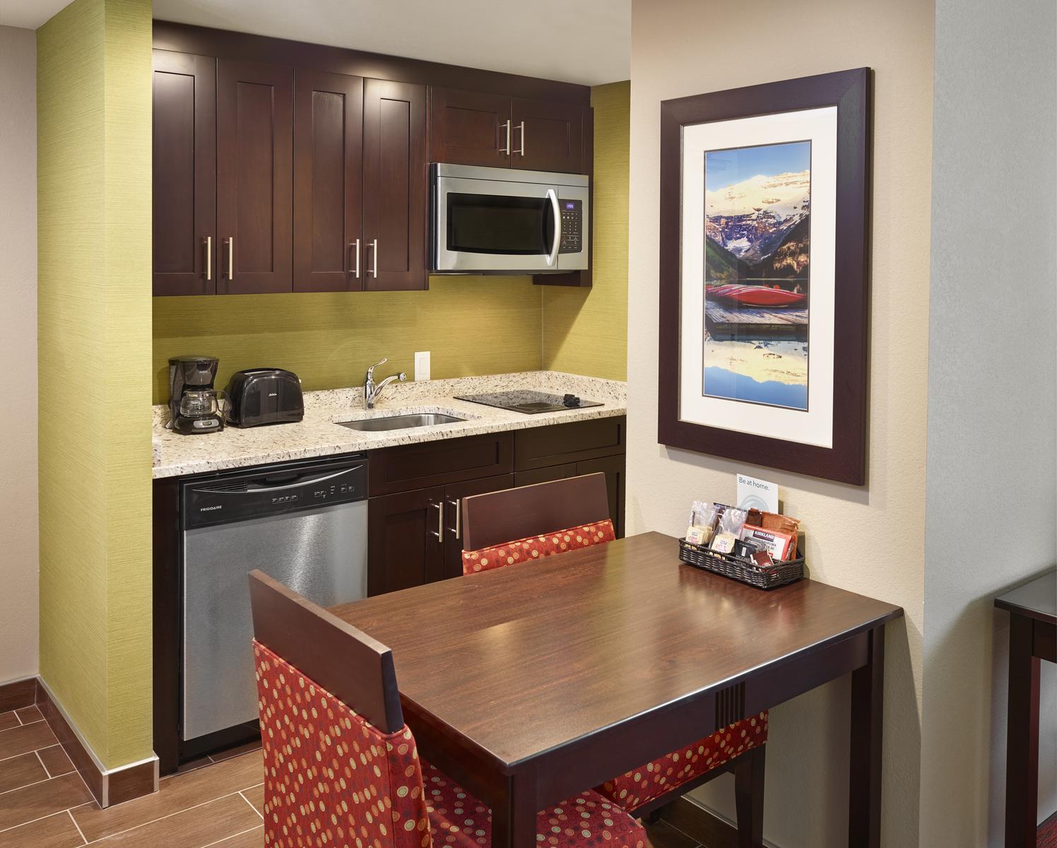 Homewood Suites by Hilton Calgary-Airport, Alberta, Canada — photo 5