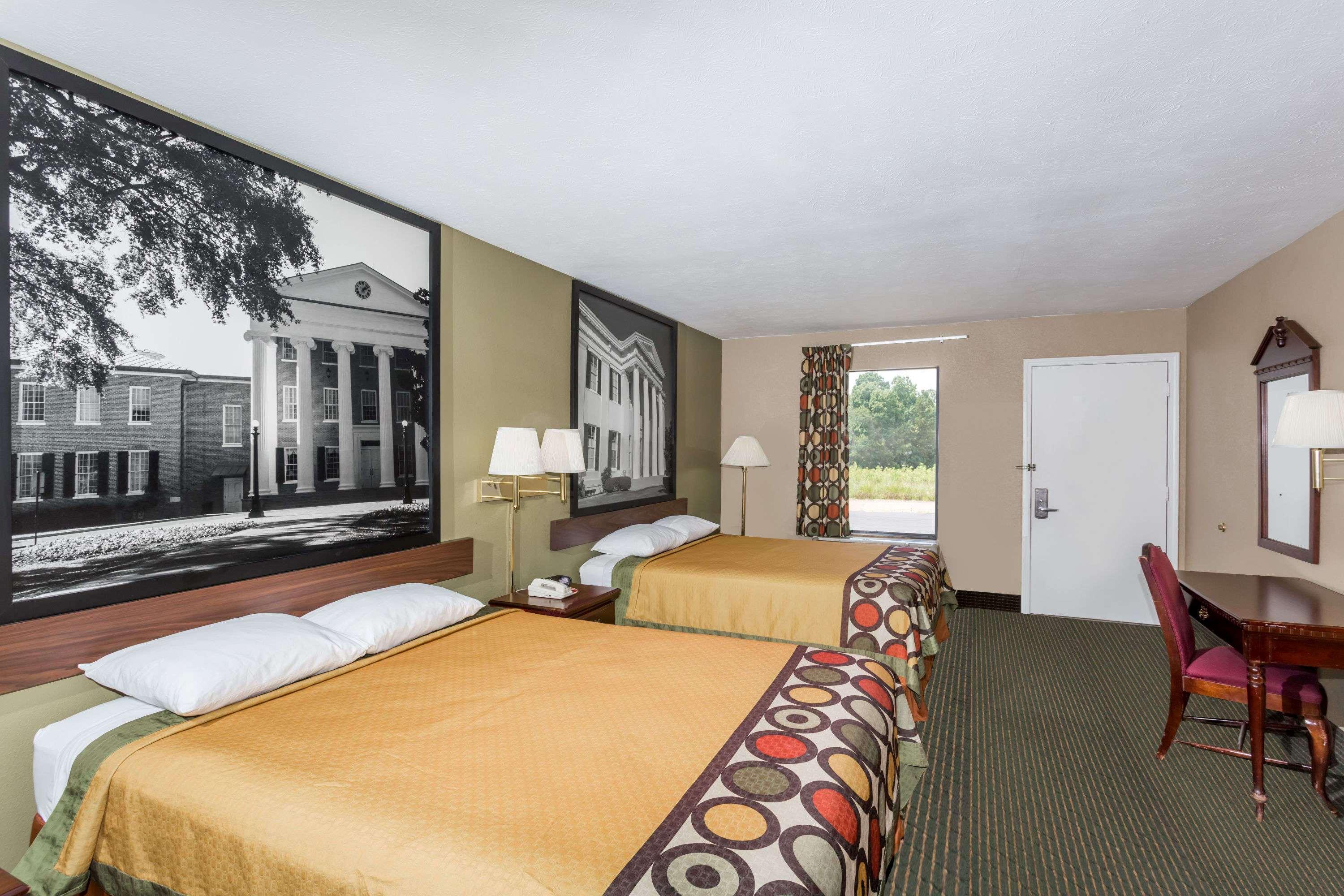 Super 8 by Wyndham Pearl/Jackson/East — photo 5