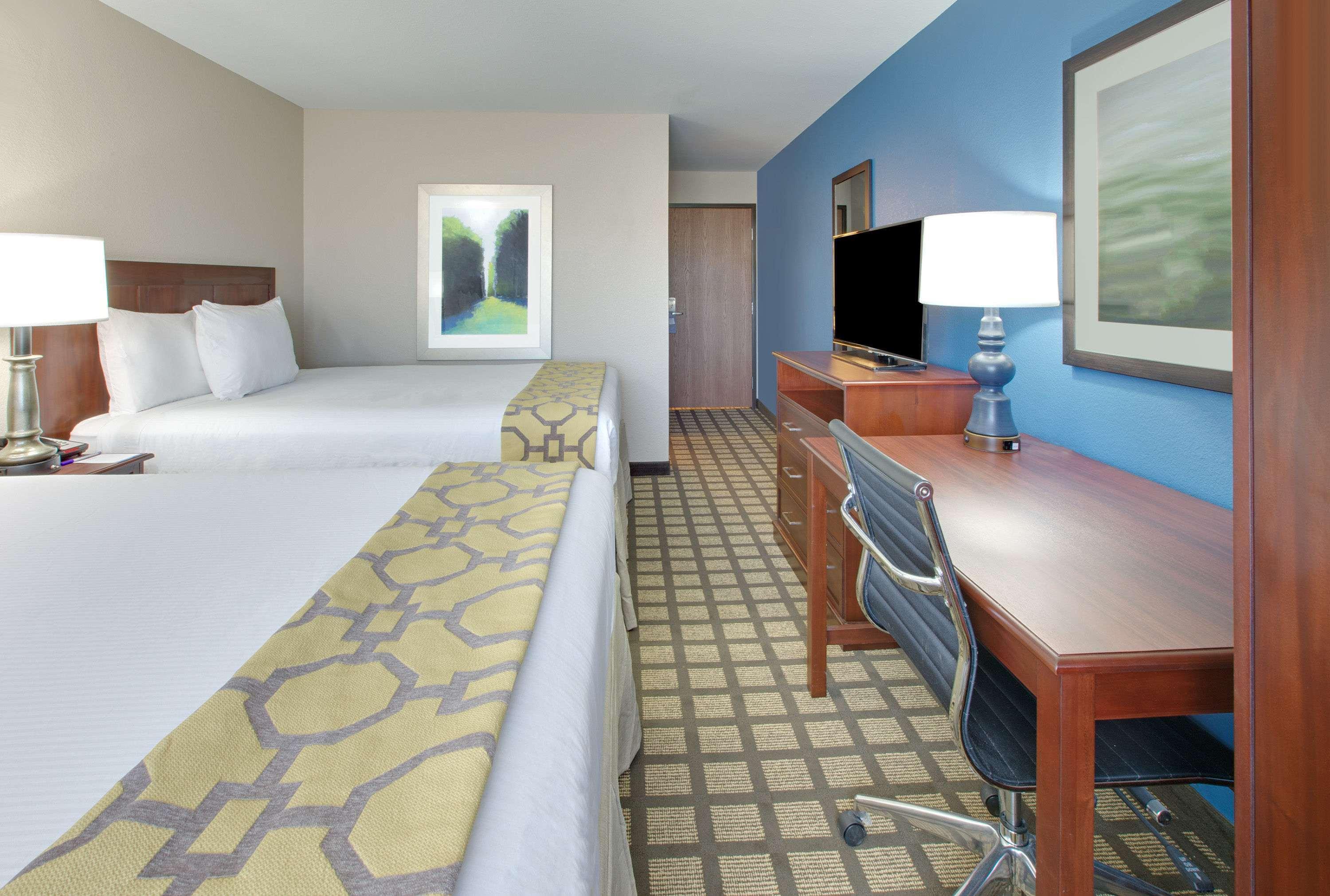 Baymont Inn & Suites Big Spring — photo 5