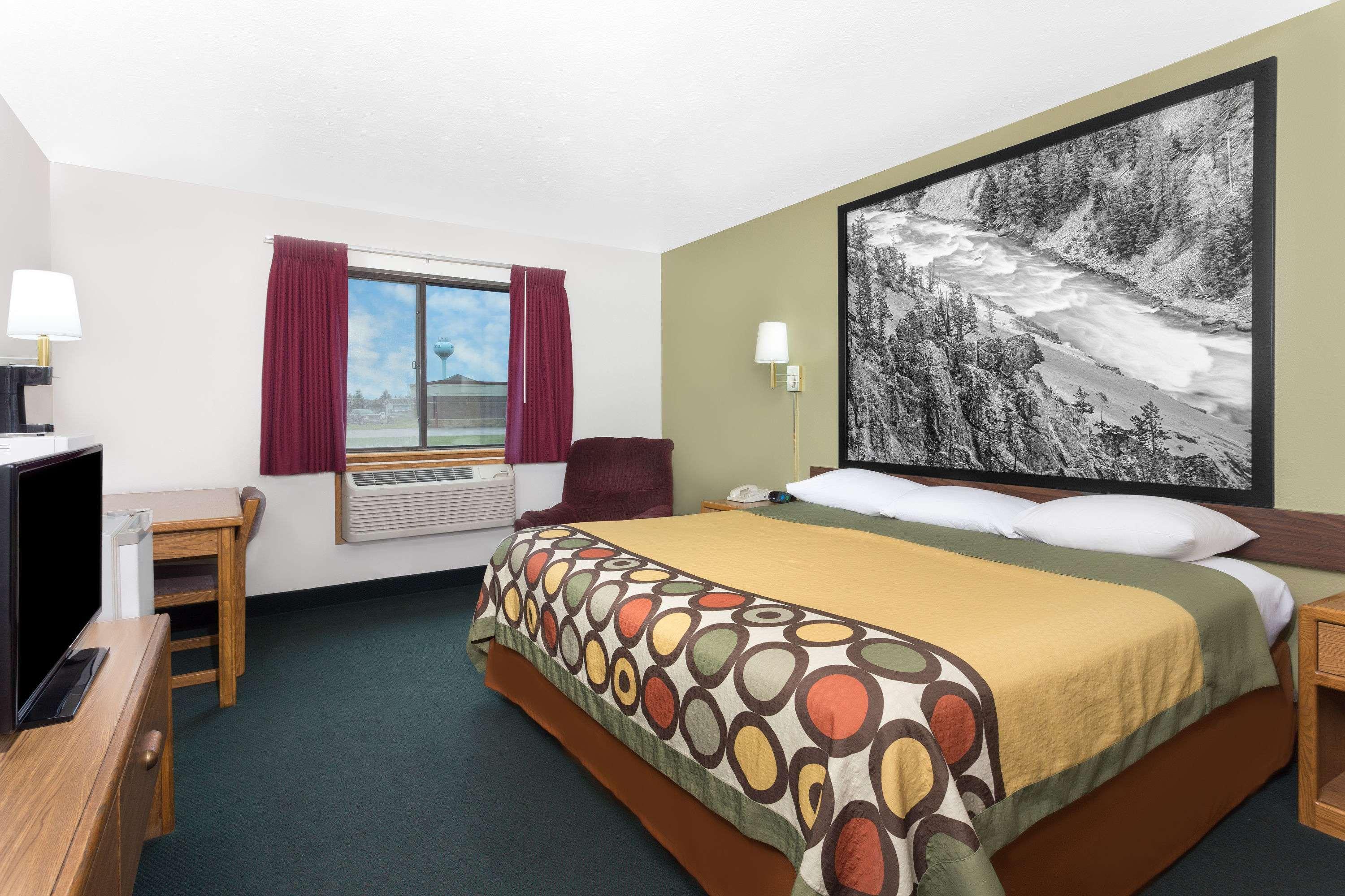 Super 8 by Wyndham Antigo — photo 4