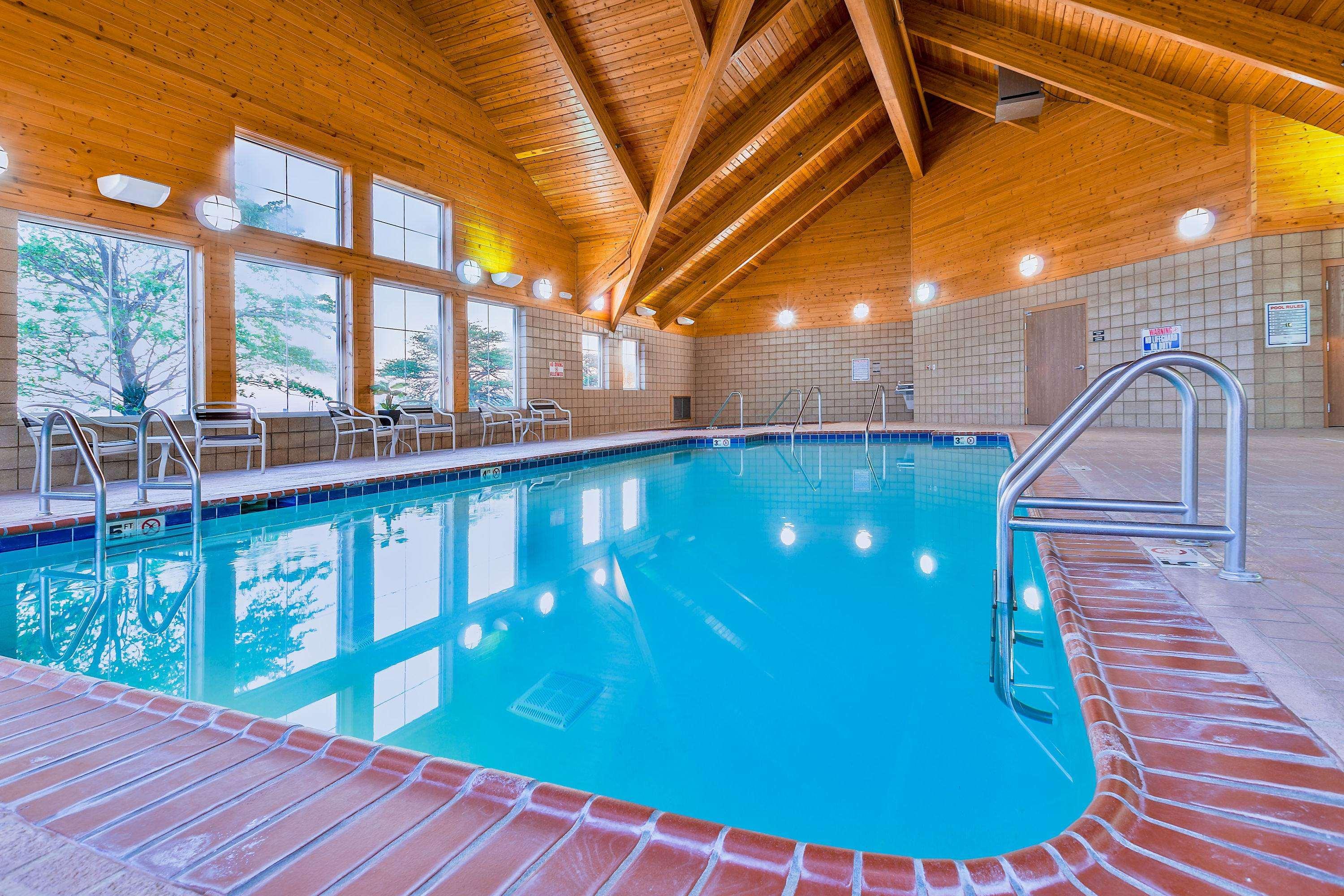 AmericInn Lodge & Suites Monmouth — photo 4