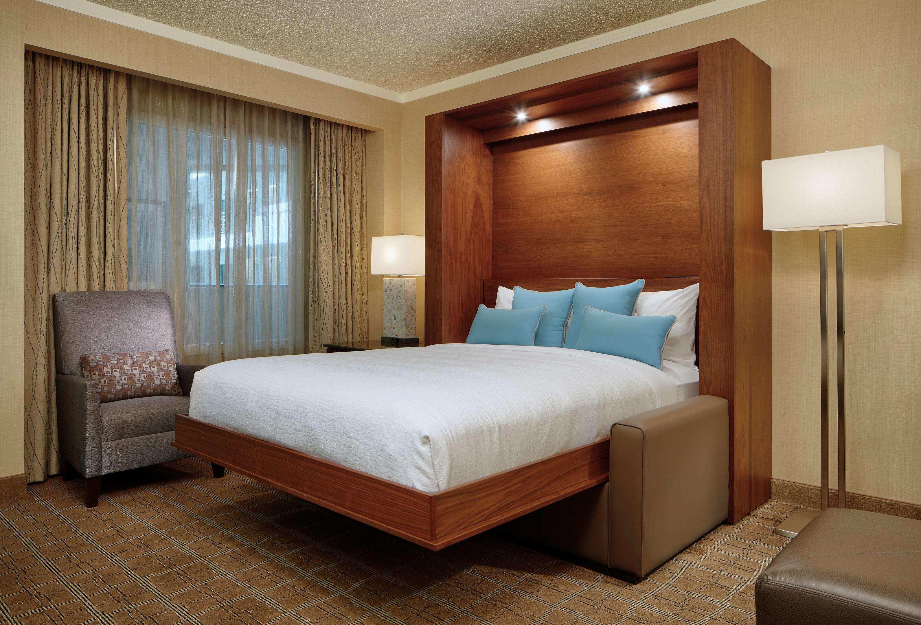 Embassy Suites San Diego La Jolla — photo 5