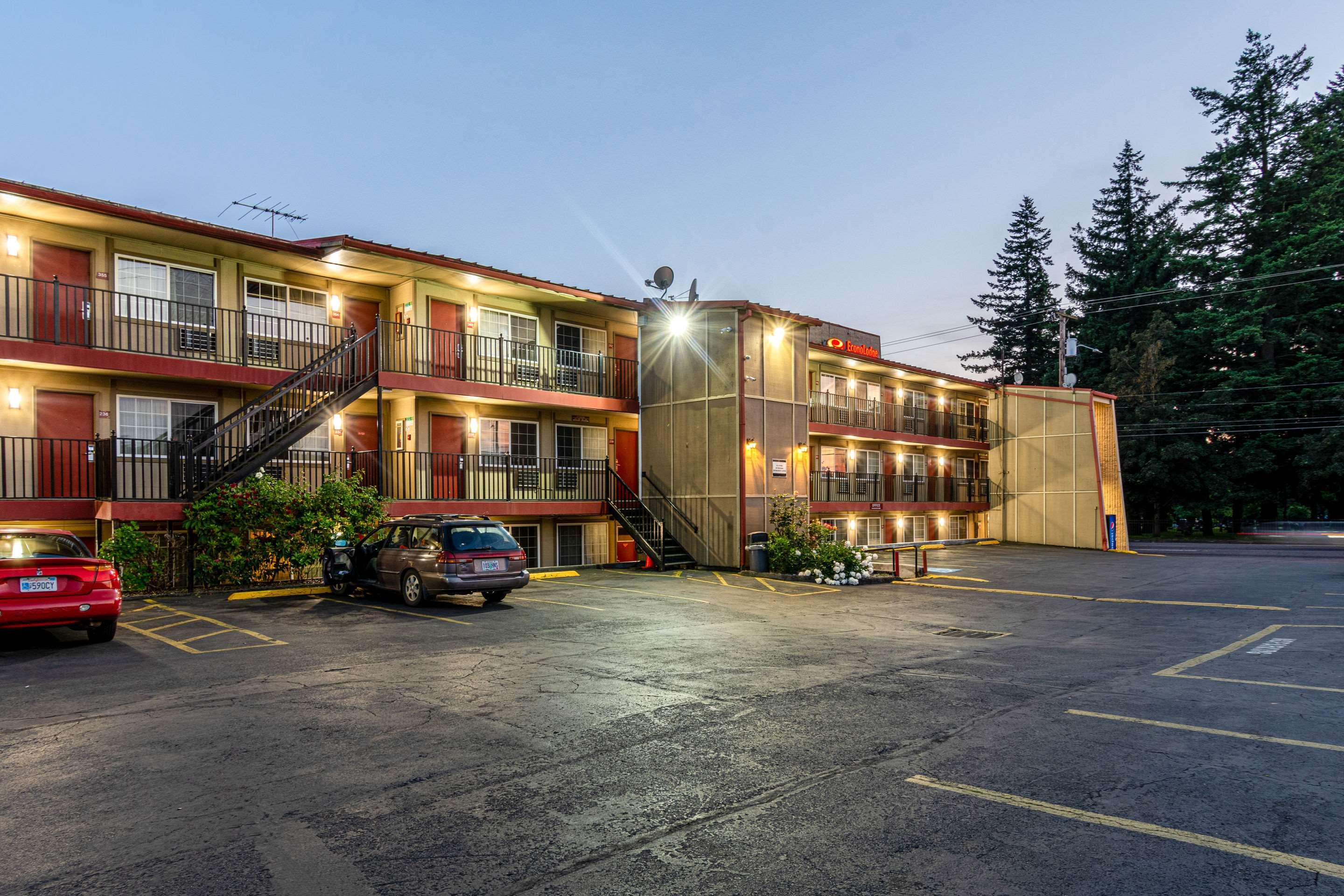 Econo Lodge Portland - I-205